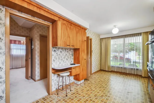 Additional property image - 3212 Cedartree Cres