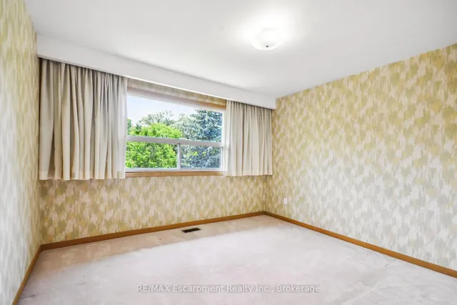 Additional property image - 3212 Cedartree Cres