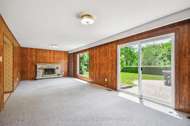 Additional property image - 3212 Cedartree Cres