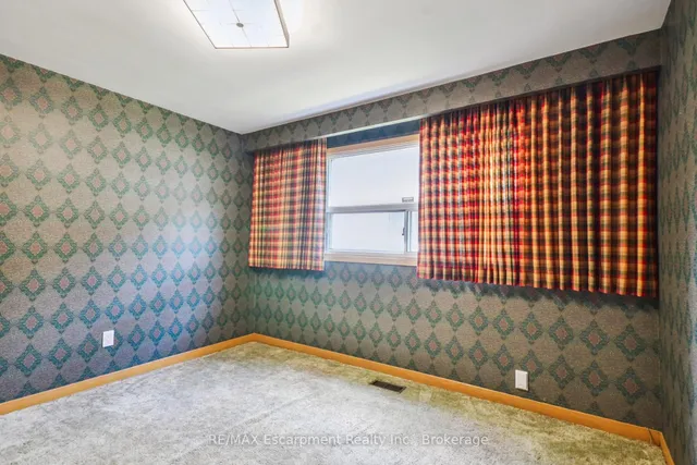 Additional property image - 3212 Cedartree Cres