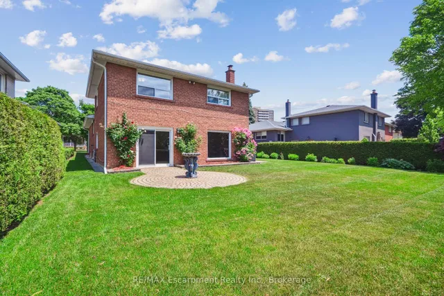 Additional property image - 3212 Cedartree Cres