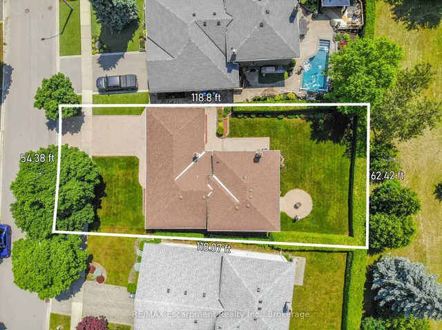 Additional property image - 3212 Cedartree Cres