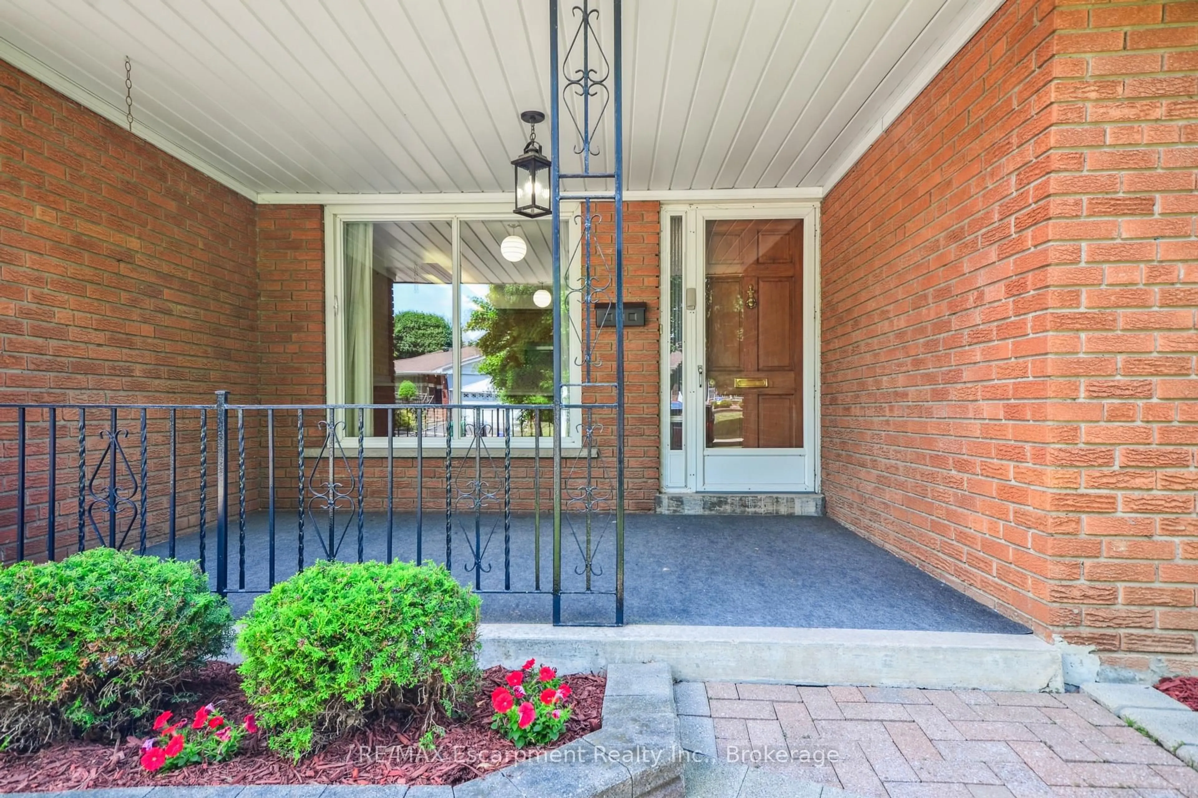 Unknown for 3212 Cedartree Cres, Mississauga Ontario L4Y 3G4