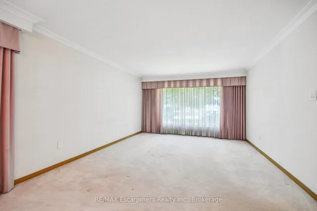 Additional property image - 3212 Cedartree Cres