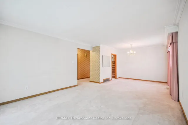 Additional property image - 3212 Cedartree Cres