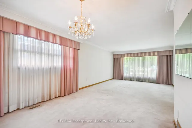 Additional property image - 3212 Cedartree Cres