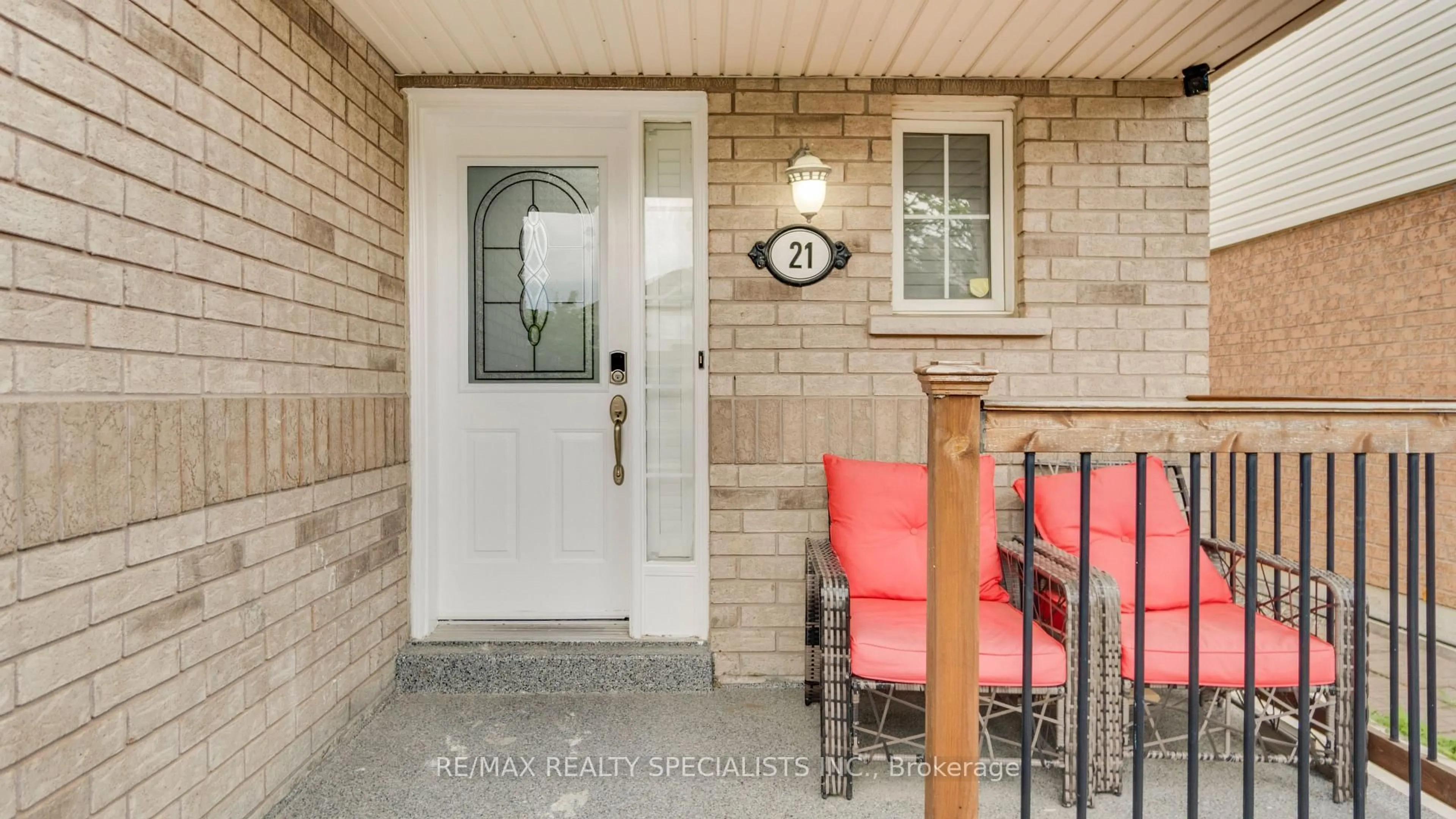 Indoor entryway for 21 EARL  GREY Cres, Brampton Ontario L7A 2L3