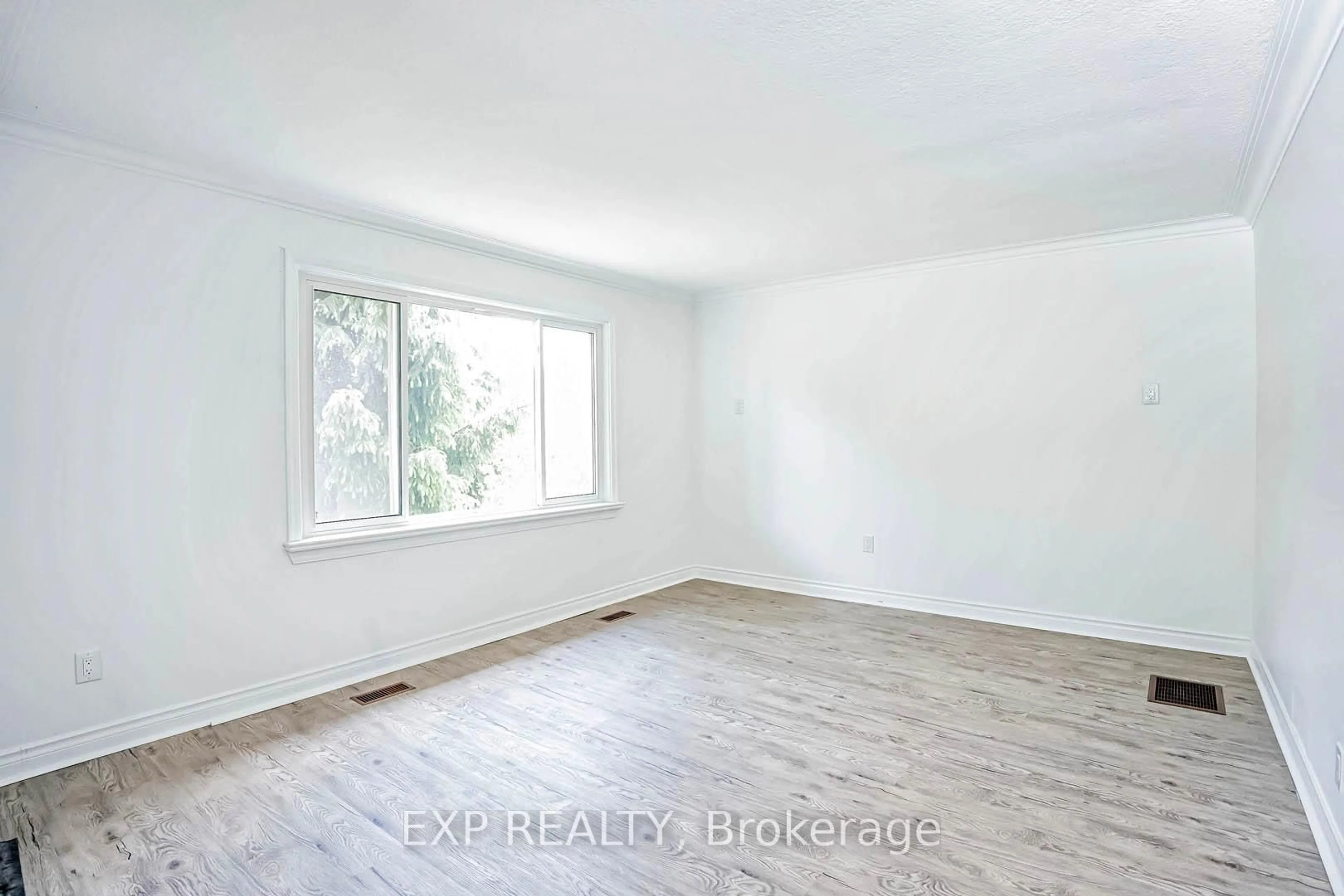 A pic of a room for 559 Drymen Cres, Mississauga Ontario L5G 2N9