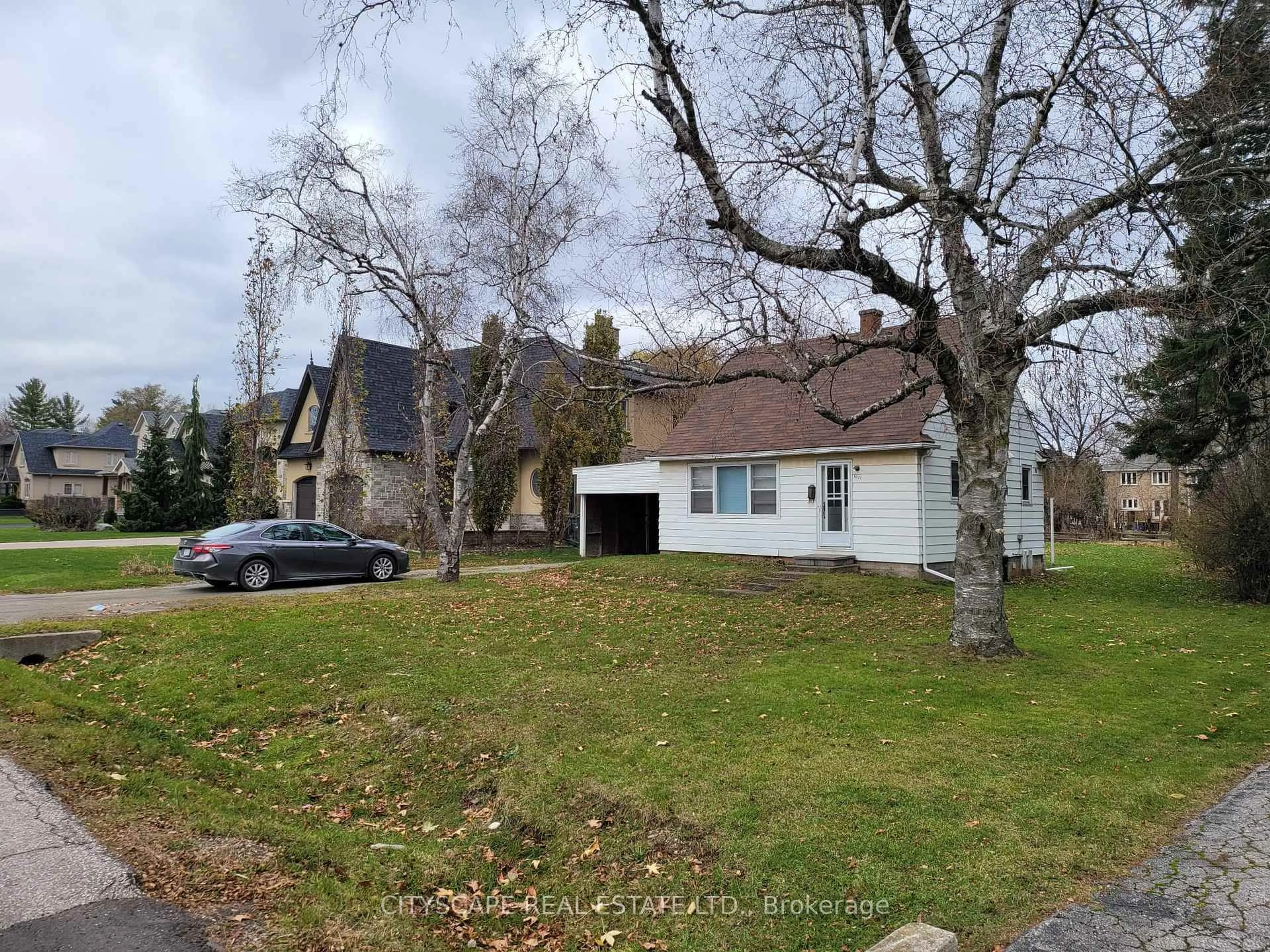 A pic from outside/outdoor area/front of a property/back of a property/a pic from drone, street for 1031 Truman Ave, Oakville Ontario L6H 1Y7