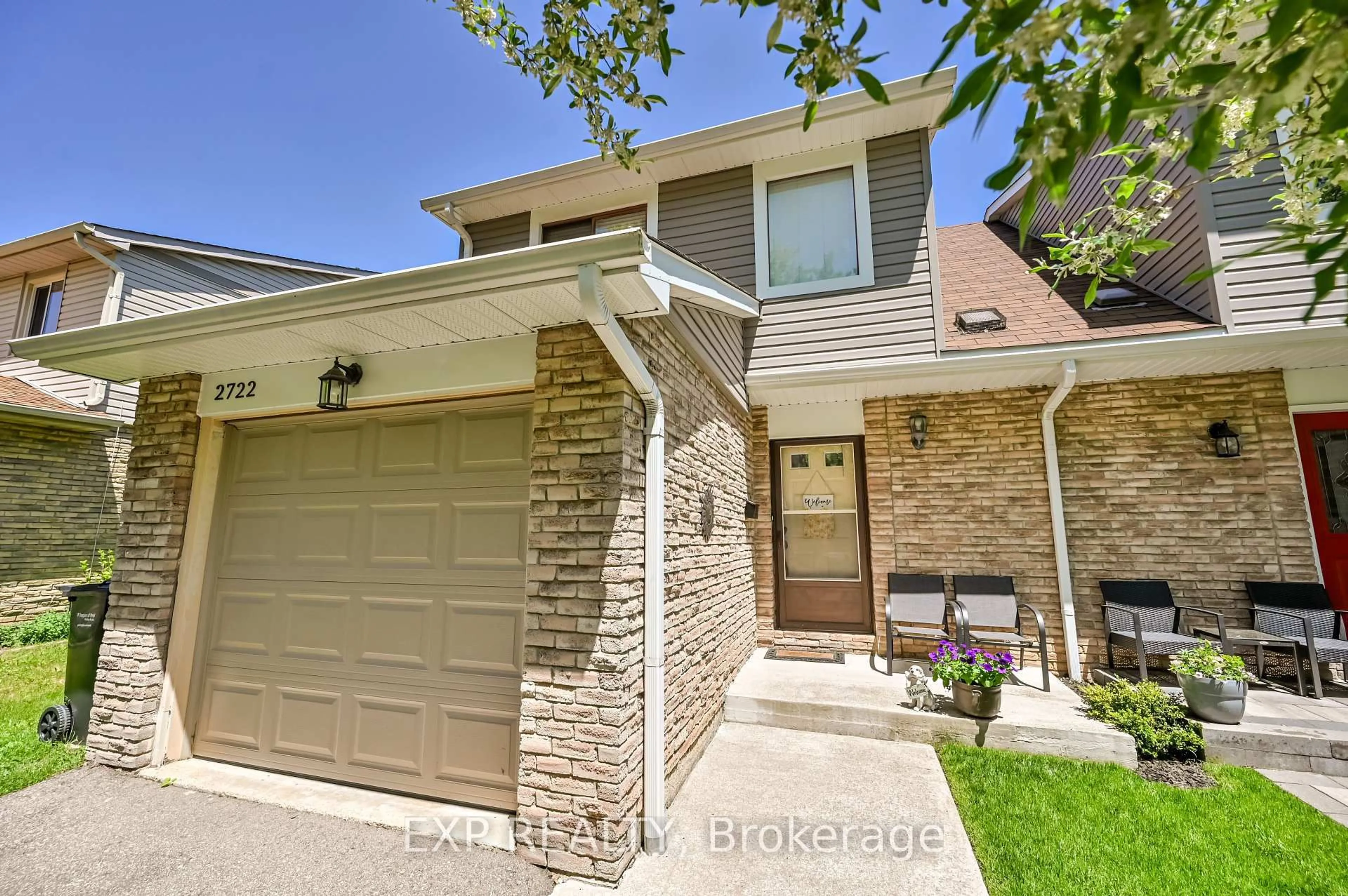 Home with brick exterior material, street for 2722 Andorra Circ, Mississauga Ontario L5N 2H9
