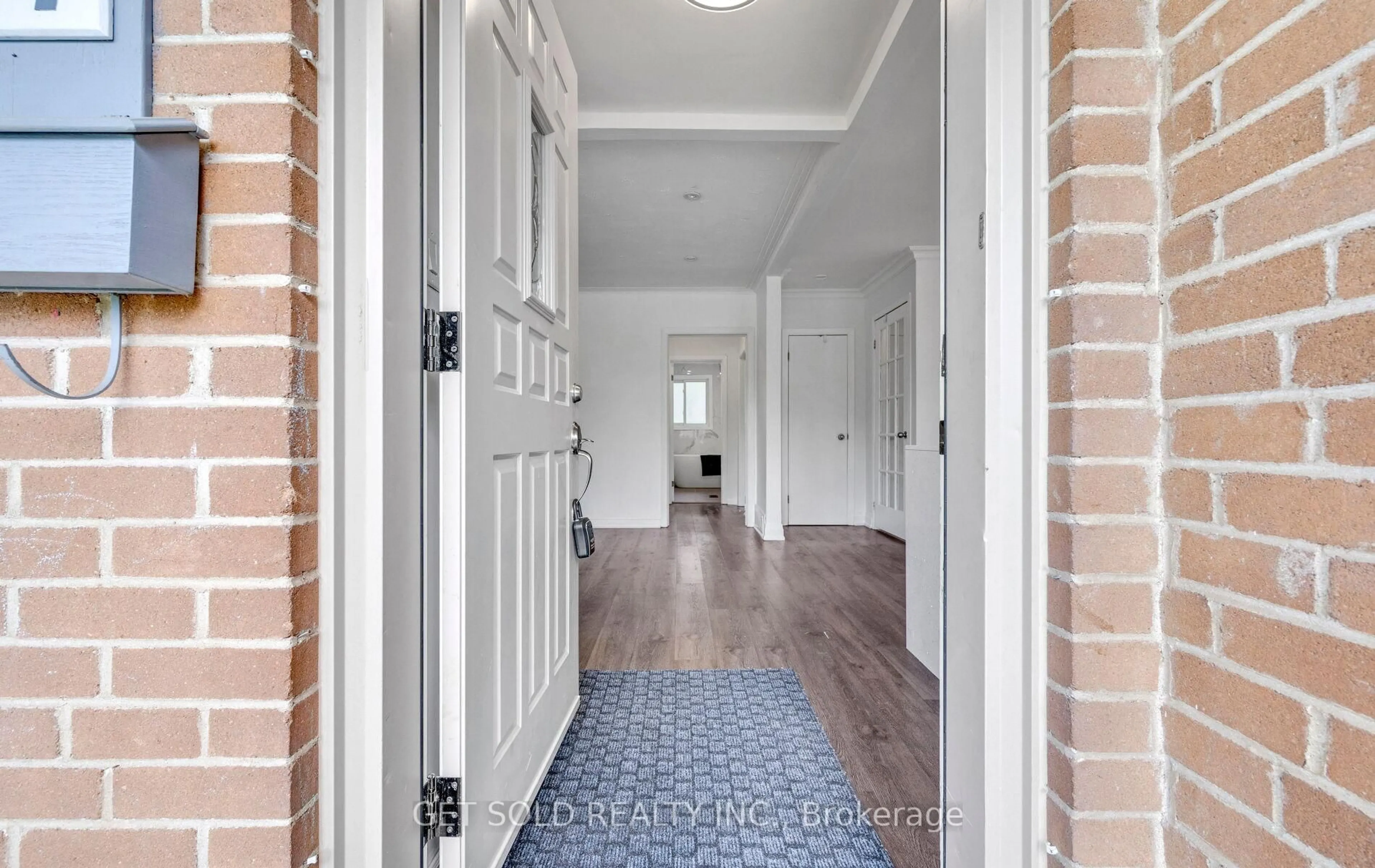 Indoor entryway for 117 Jeffcoat Dr, Toronto Ontario M9W 3B9