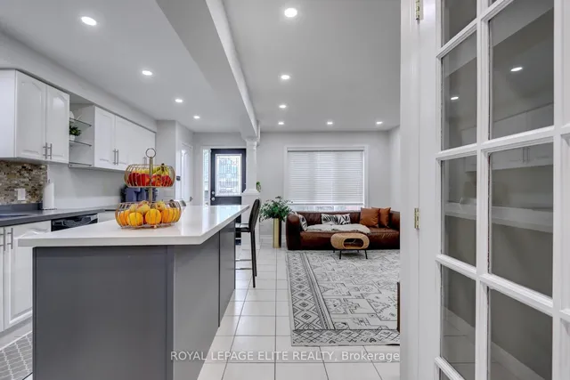 Additional image 11 of 2567 Capilano Cres