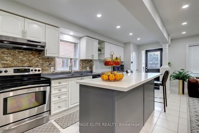 Additional image 12 of 2567 Capilano Cres