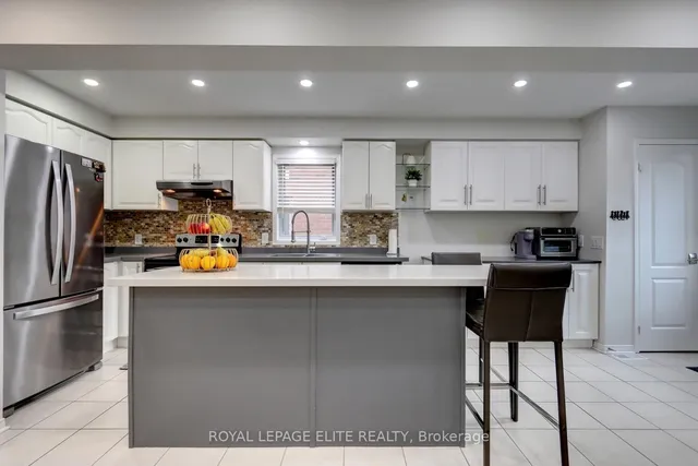 Additional image 13 of 2567 Capilano Cres