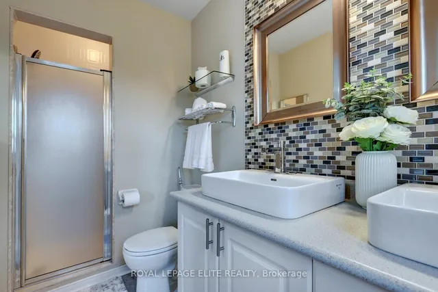 Additional image 25 of 2567 Capilano Cres