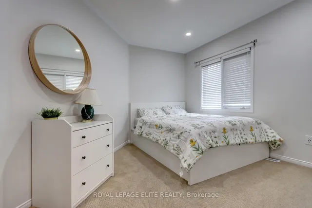 Additional image 26 of 2567 Capilano Cres