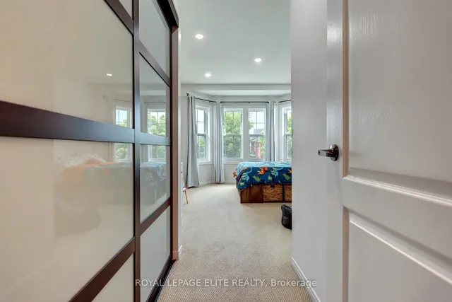 Additional image 27 of 2567 Capilano Cres