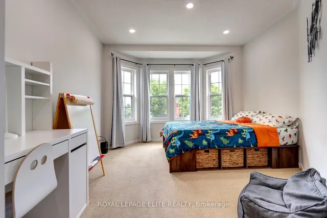 Additional image 28 of 2567 Capilano Cres
