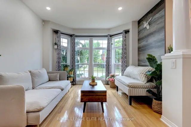 Additional image 5 of 2567 Capilano Cres