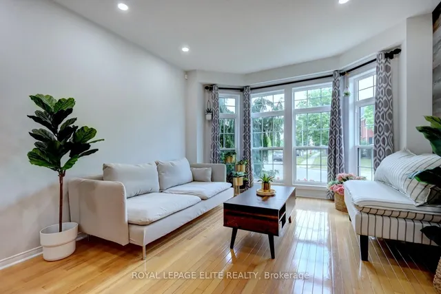 Additional image 6 of 2567 Capilano Cres