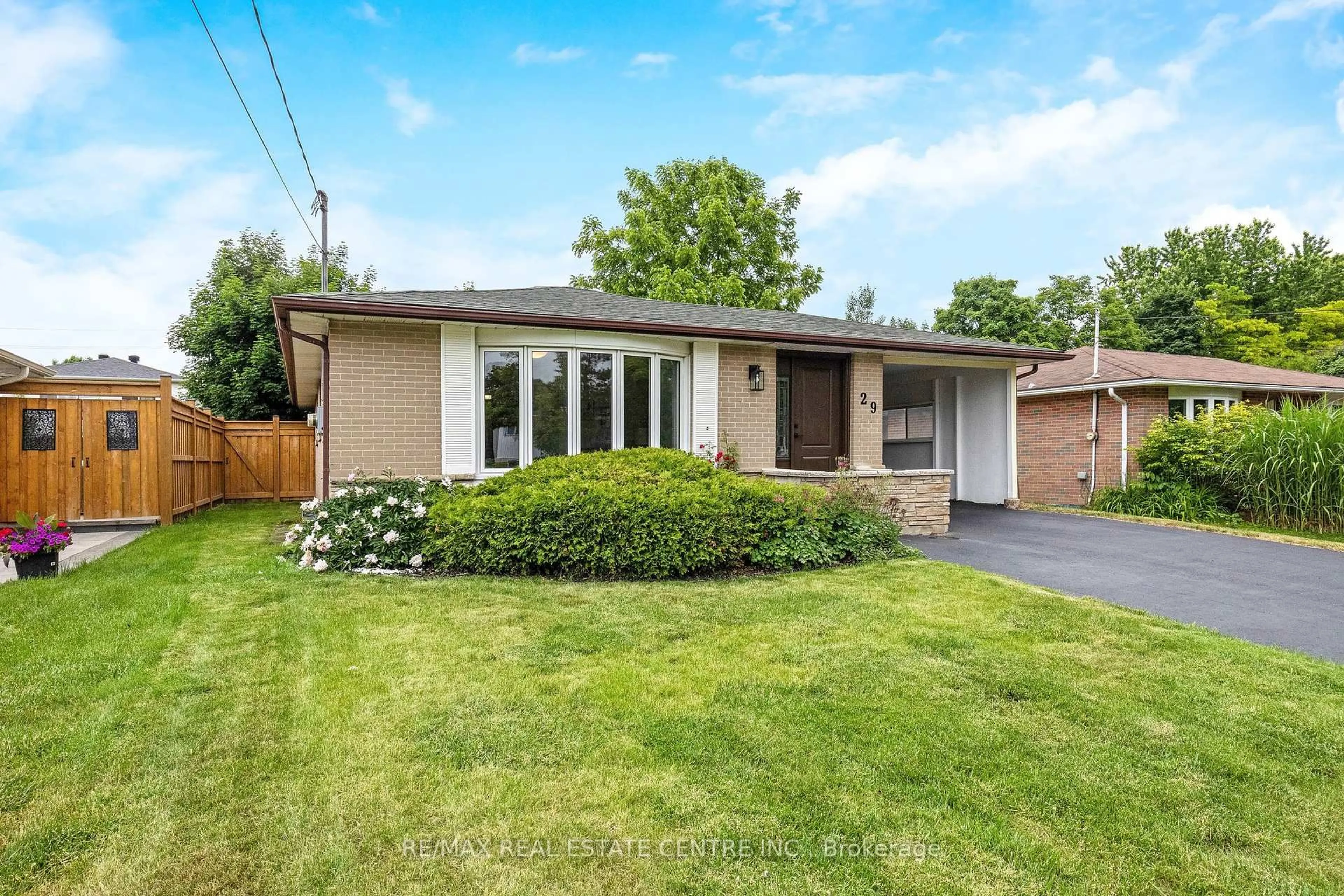 Home with brick exterior material, street for 29 Irwin Cres, Halton Hills Ontario L7G 1E7