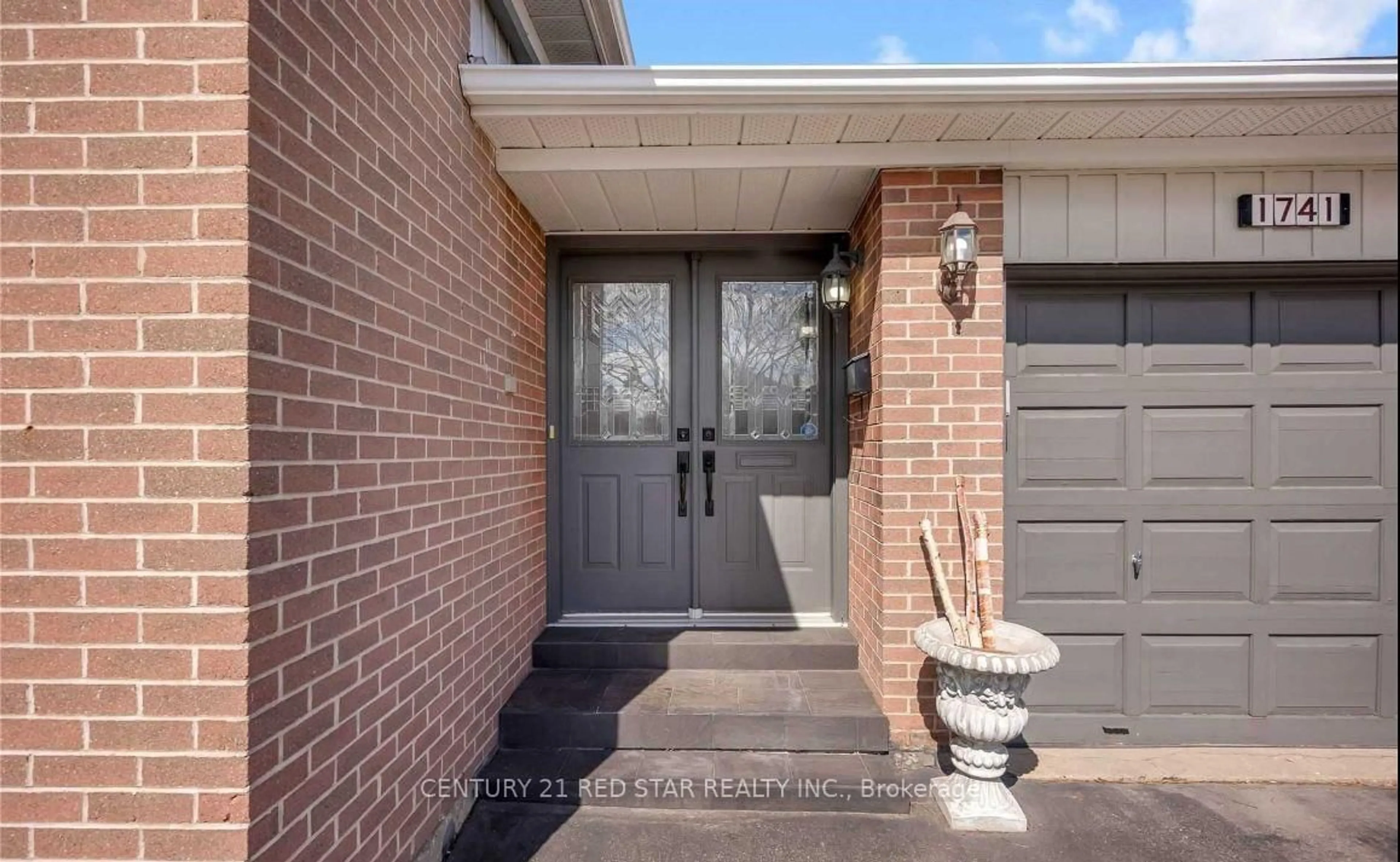 Home with brick exterior material, street for 1741 Pickmere Crt, Mississauga Ontario L4X 1Z3