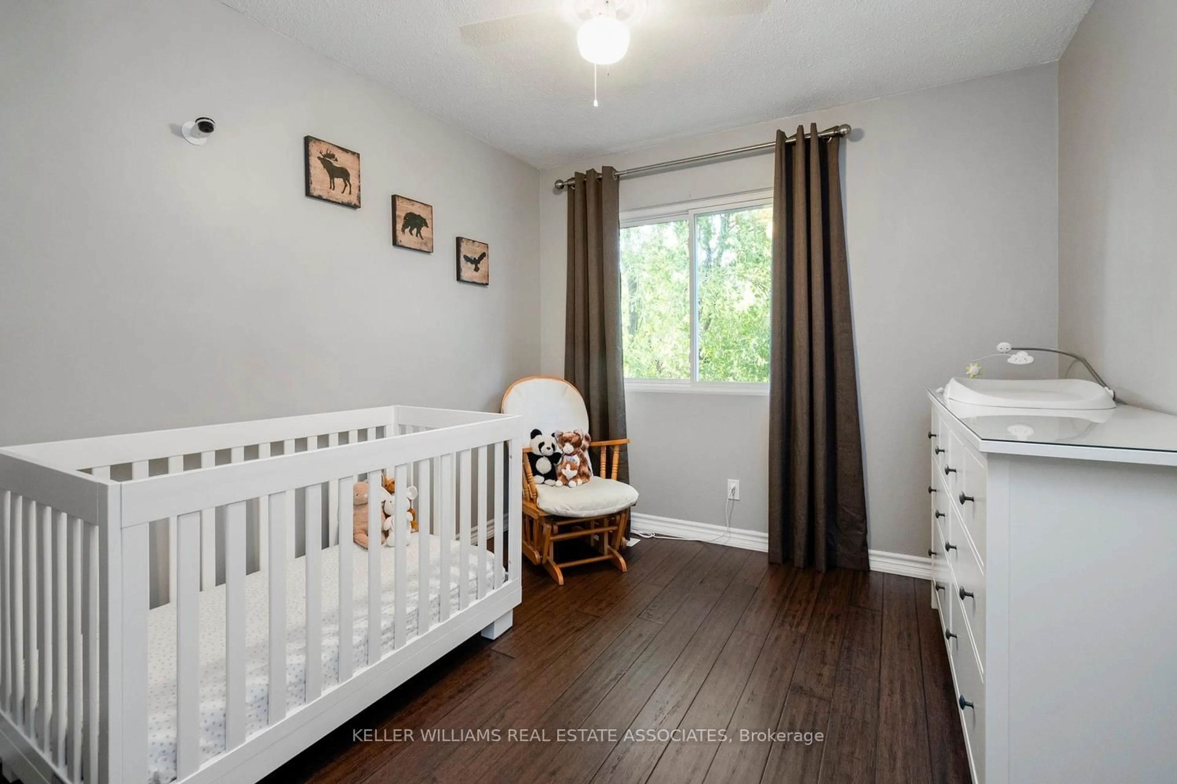A pic of a room for 3585 Ash Row Cres, Mississauga Ontario L5L 1K3