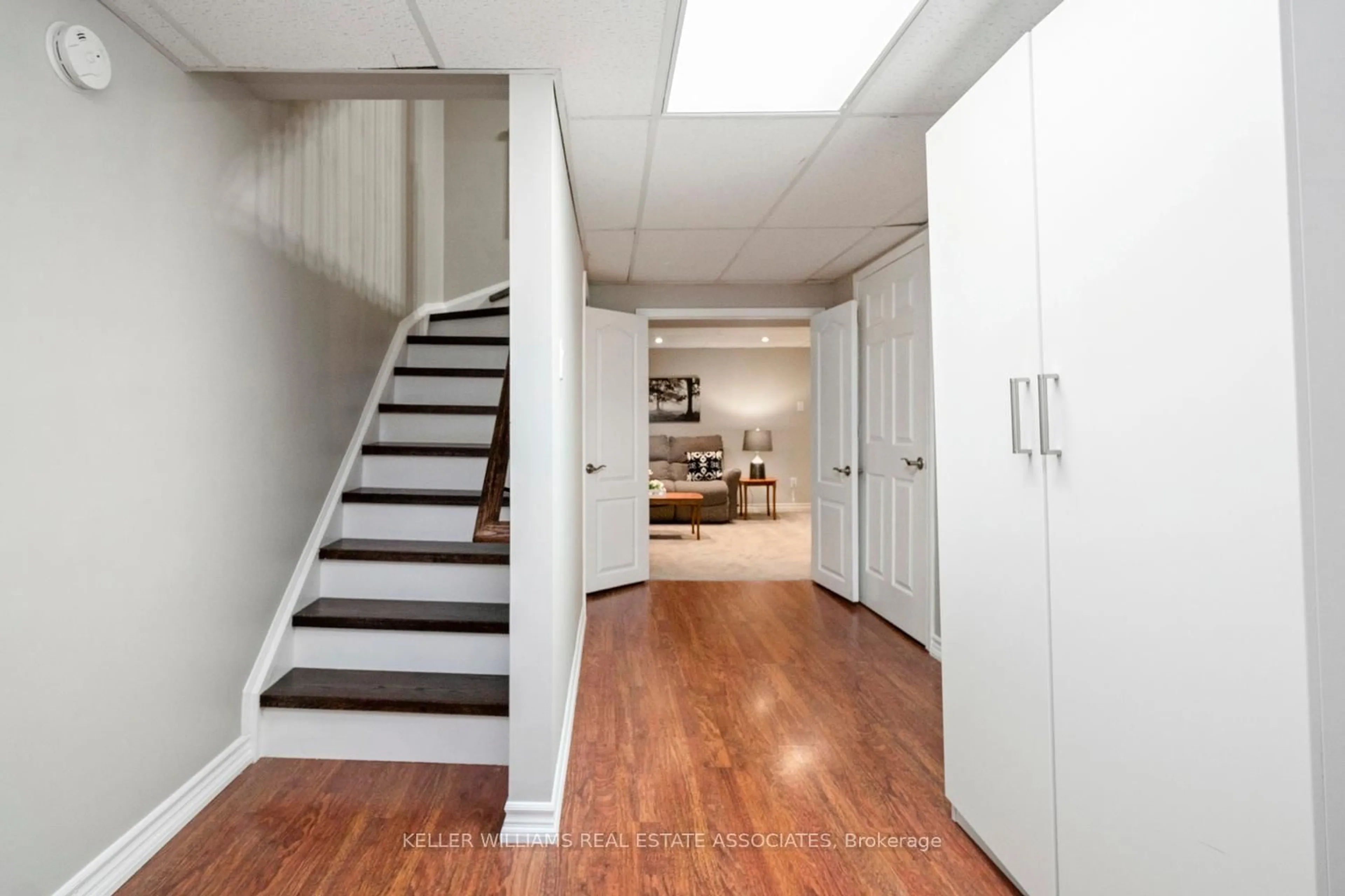 Unknown for 3585 Ash Row Cres, Mississauga Ontario L5L 1K3