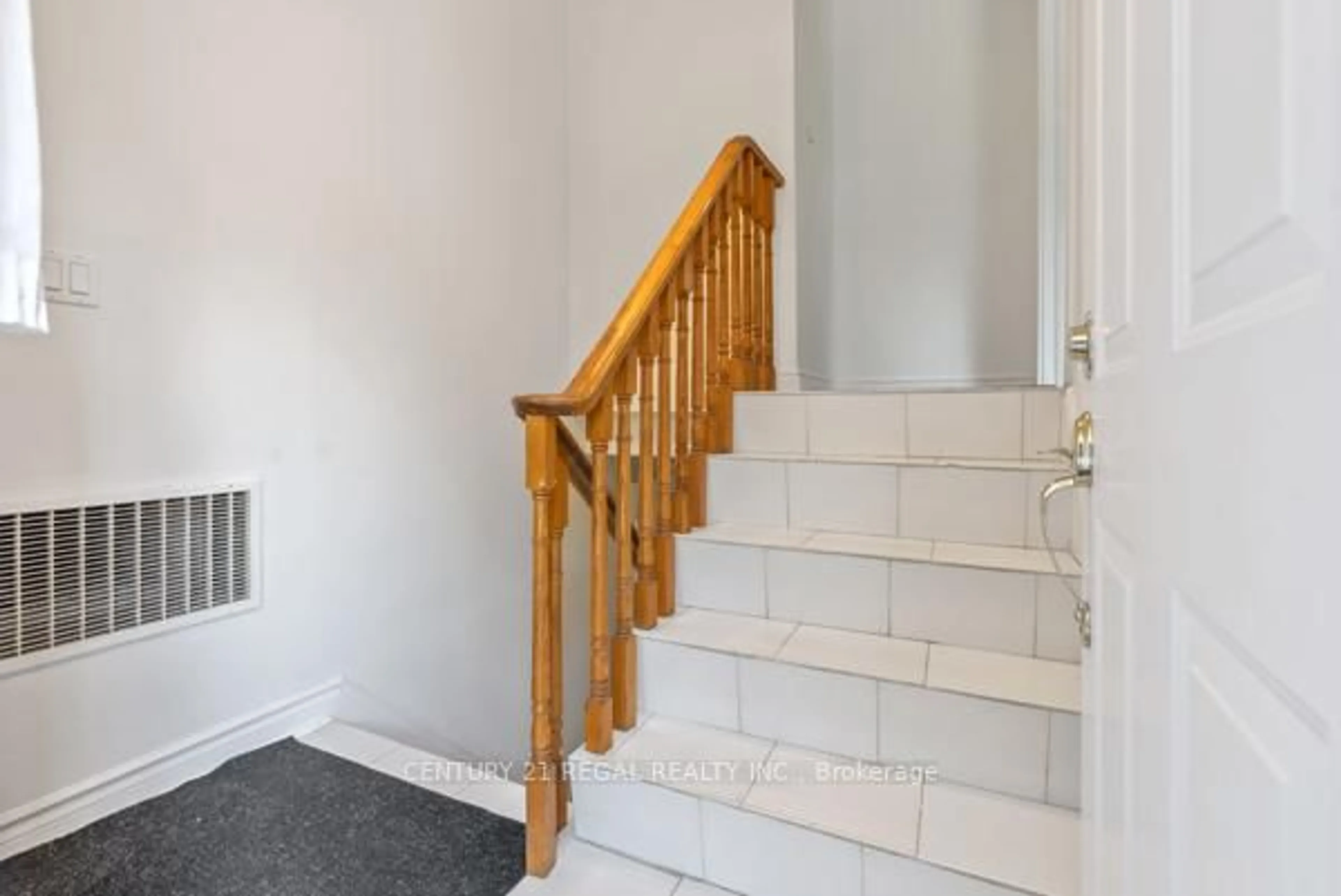 Stairs for 97 Westhampton Dr, Toronto Ontario M9R 1Y1