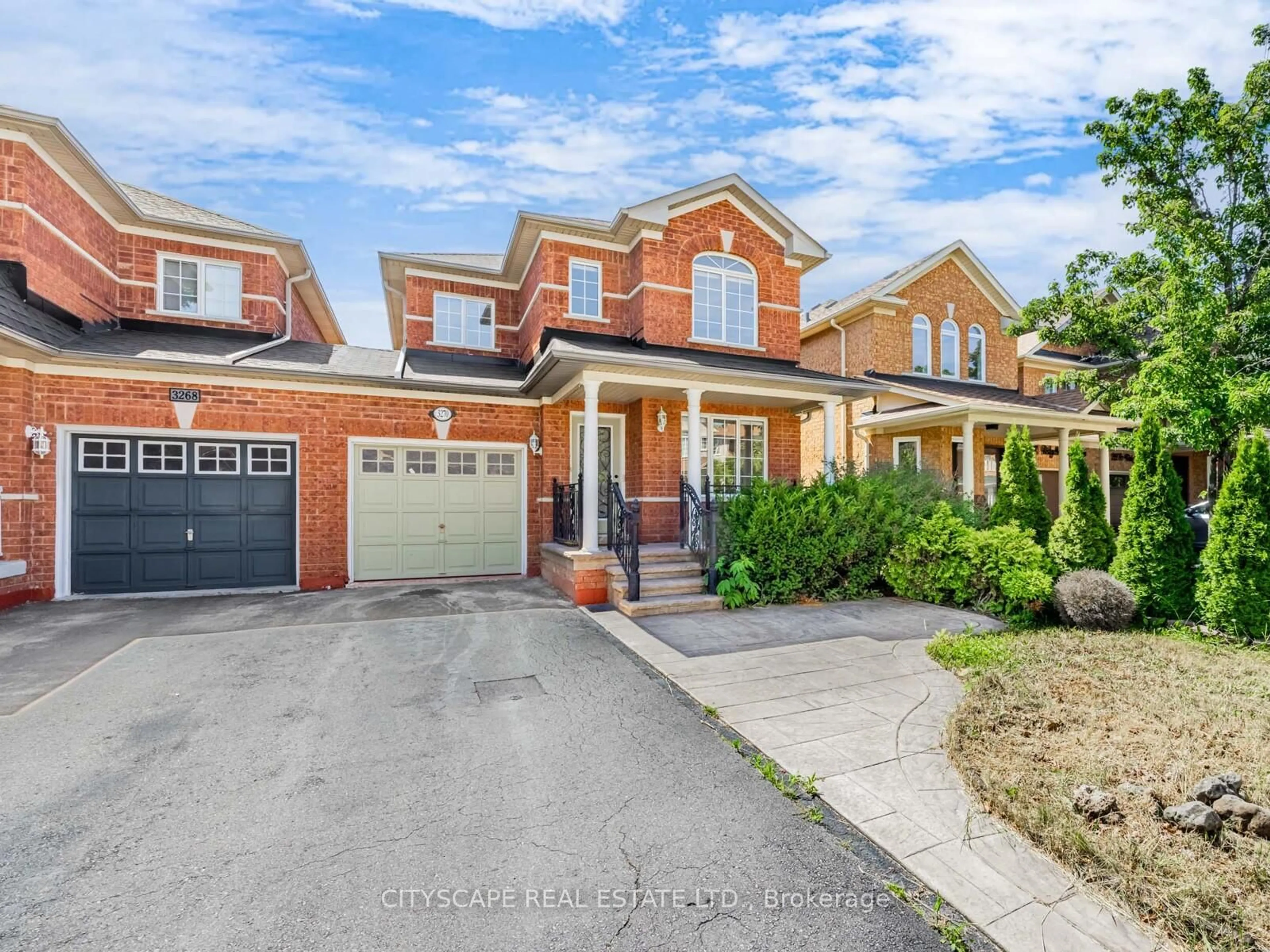 Home with brick exterior material, street for 3270 Ridgeleigh Hts, Mississauga Ontario L5M 6R9