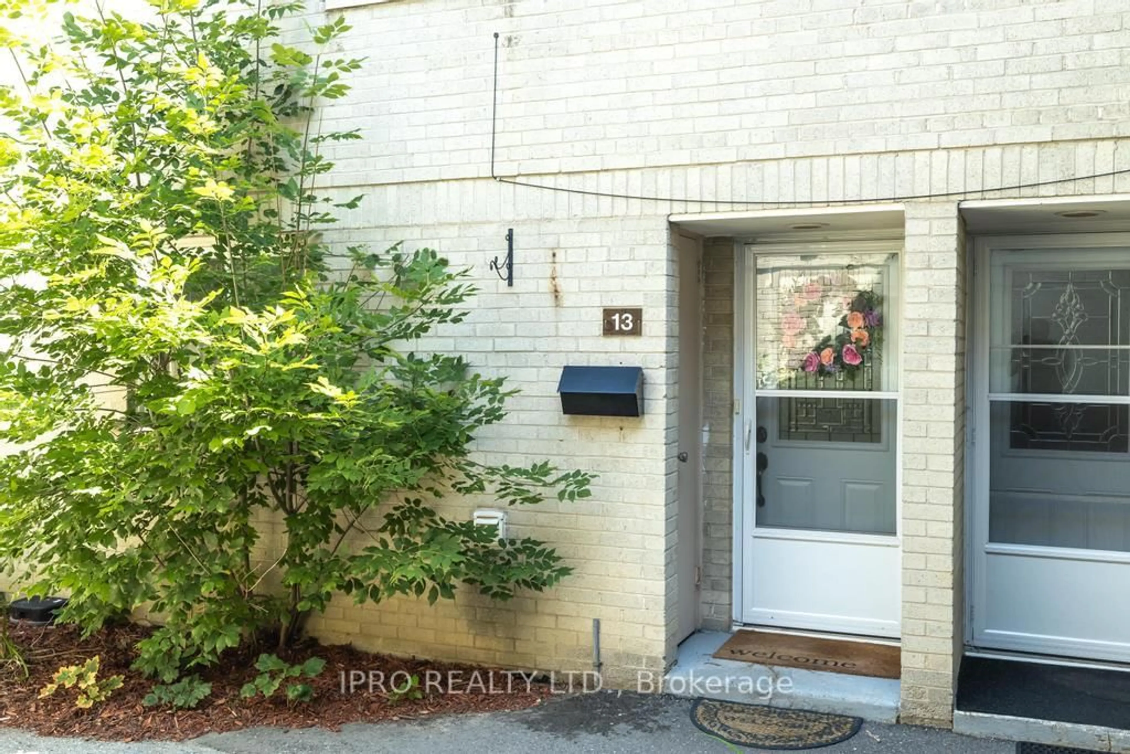 Indoor entryway for 23 Four Winds Dr #13, Toronto Ontario M3J 1K7