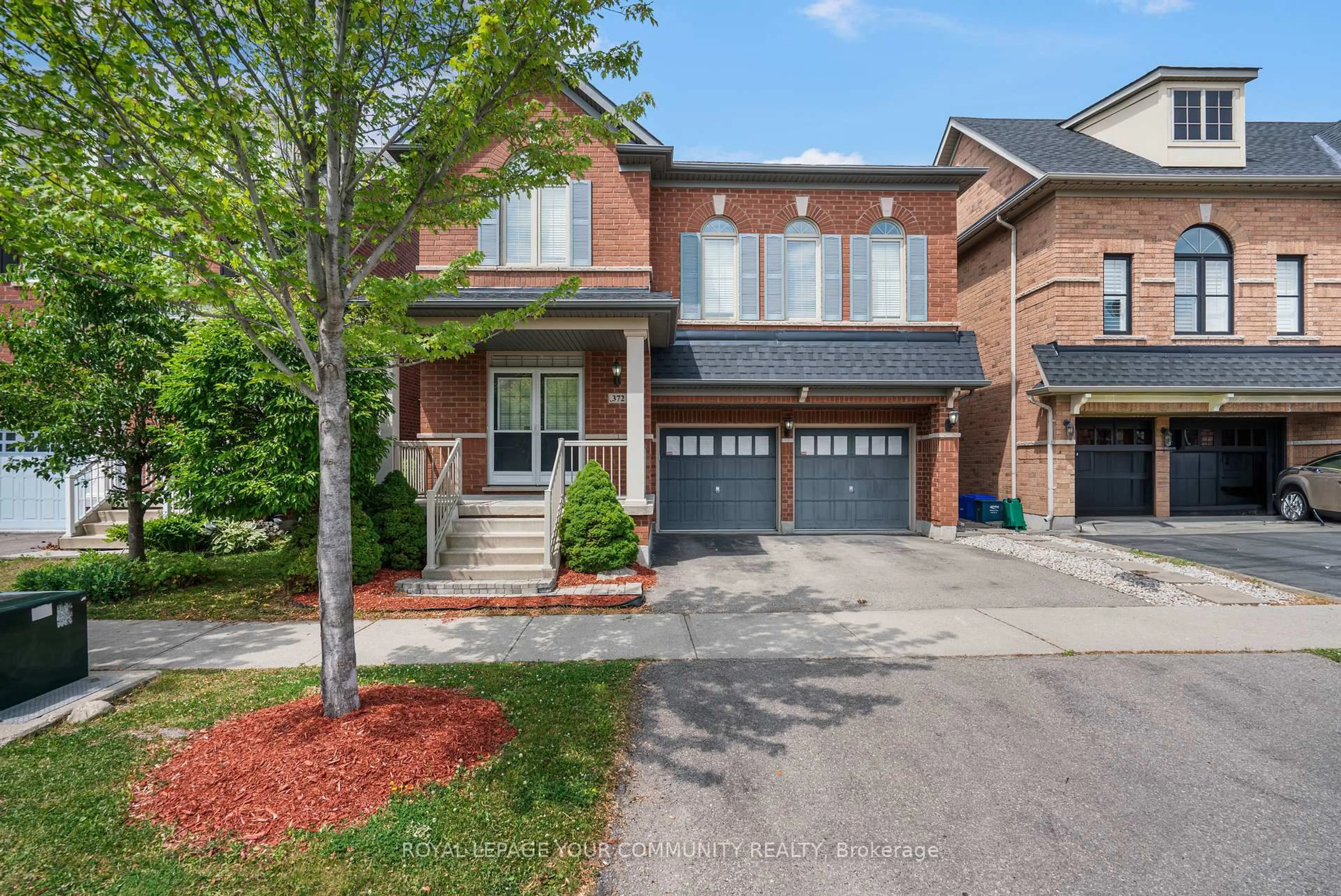 Home with brick exterior material, street for 372 Scott Blvd, Milton Ontario L9T 0T2