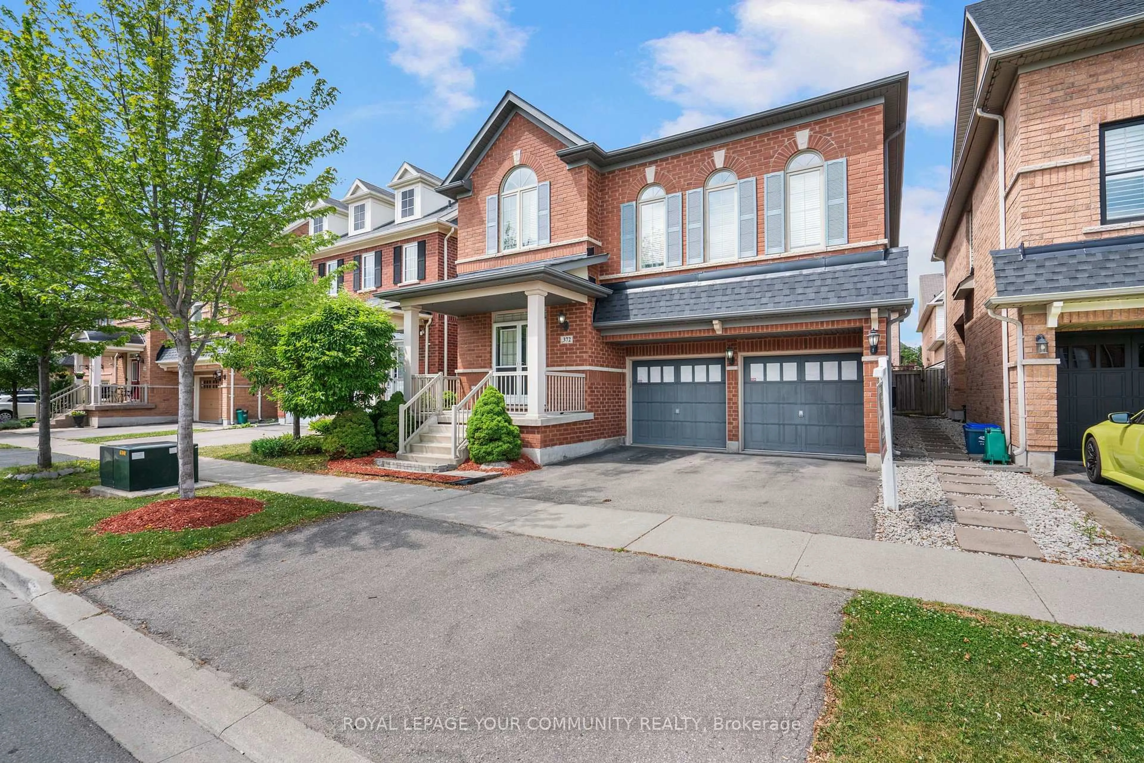 Home with brick exterior material, street for 372 Scott Blvd, Milton Ontario L9T 0T2
