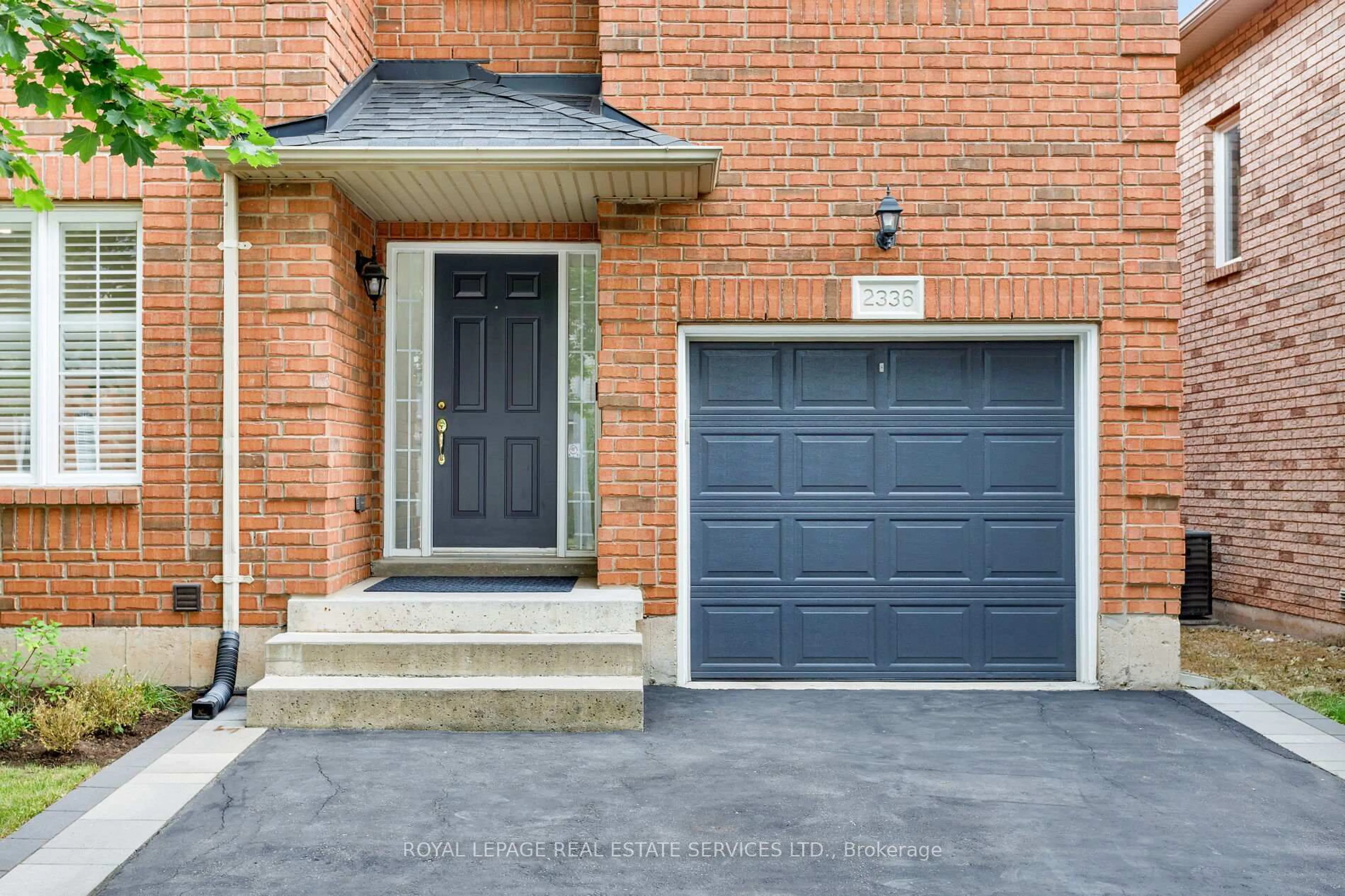 Home with brick exterior material, street for 2336 Stillmeadow Rd, Oakville Ontario L6M 4C8