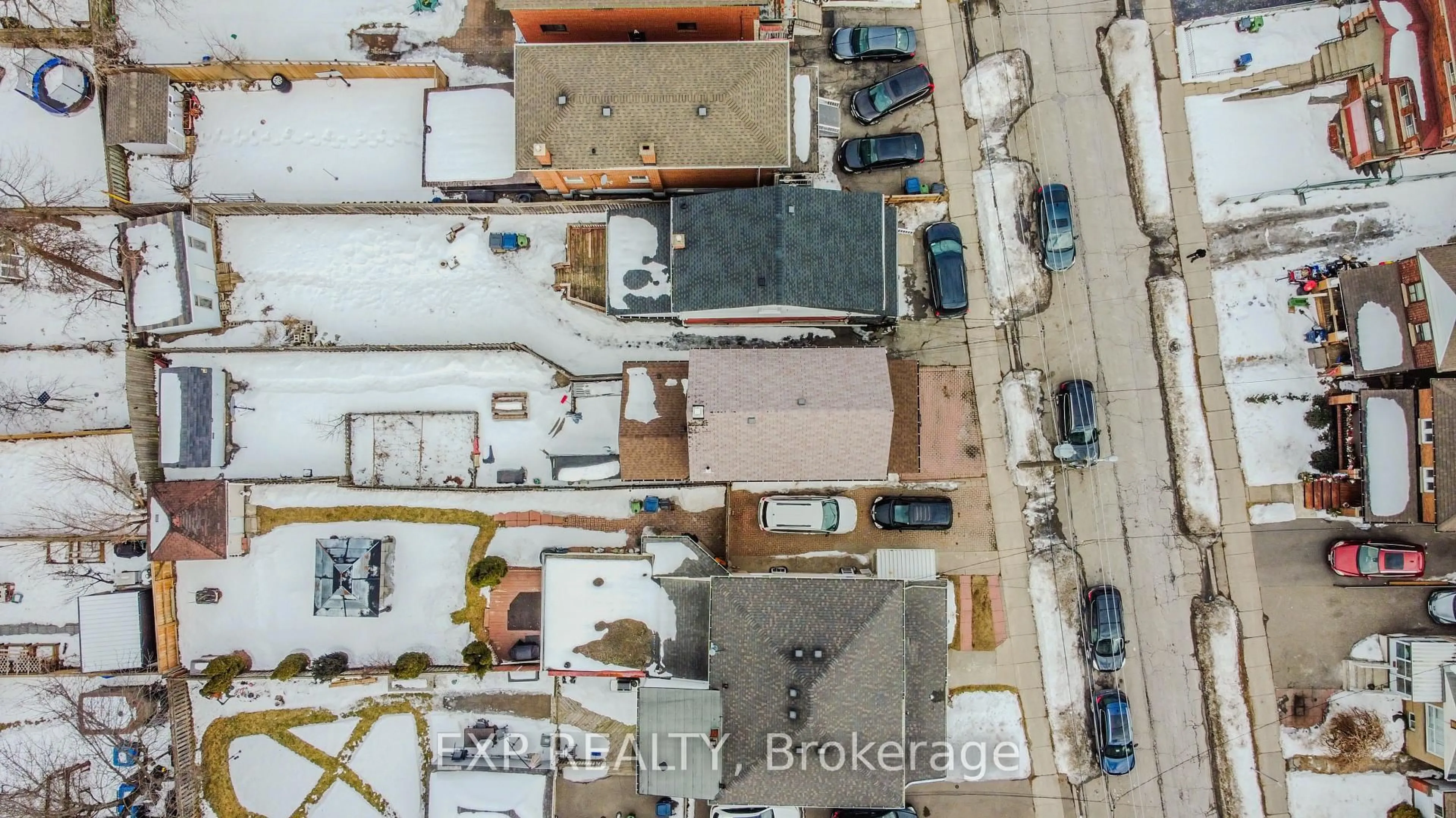 A pic from outside/outdoor area/front of a property/back of a property/a pic from drone, street for 24 Goldwin Ave, Toronto Ontario M6M 2C4