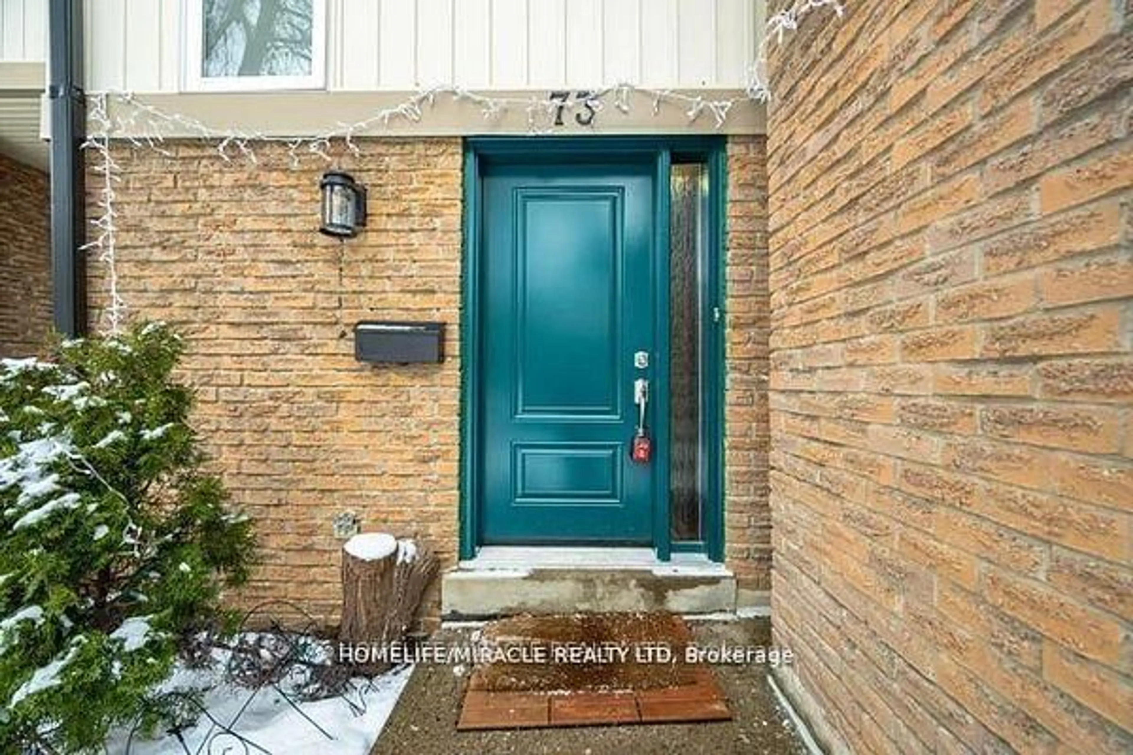 Indoor entryway for 7080 Copenhagen Rd #73, Mississauga Ontario L5N 2C9