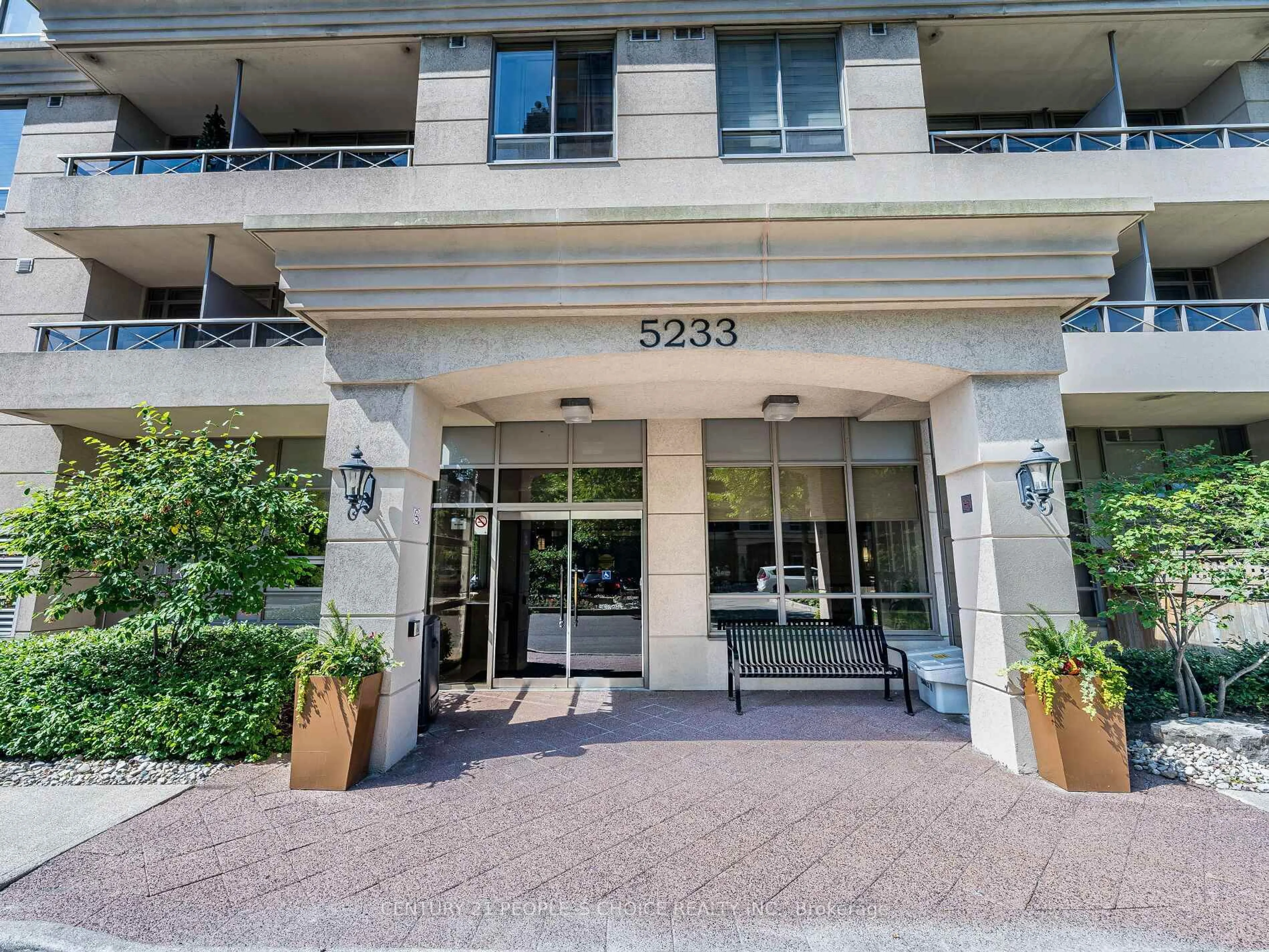 Indoor foyer for 5233 Dundas St ##1428, Toronto Ontario M9B 6M1