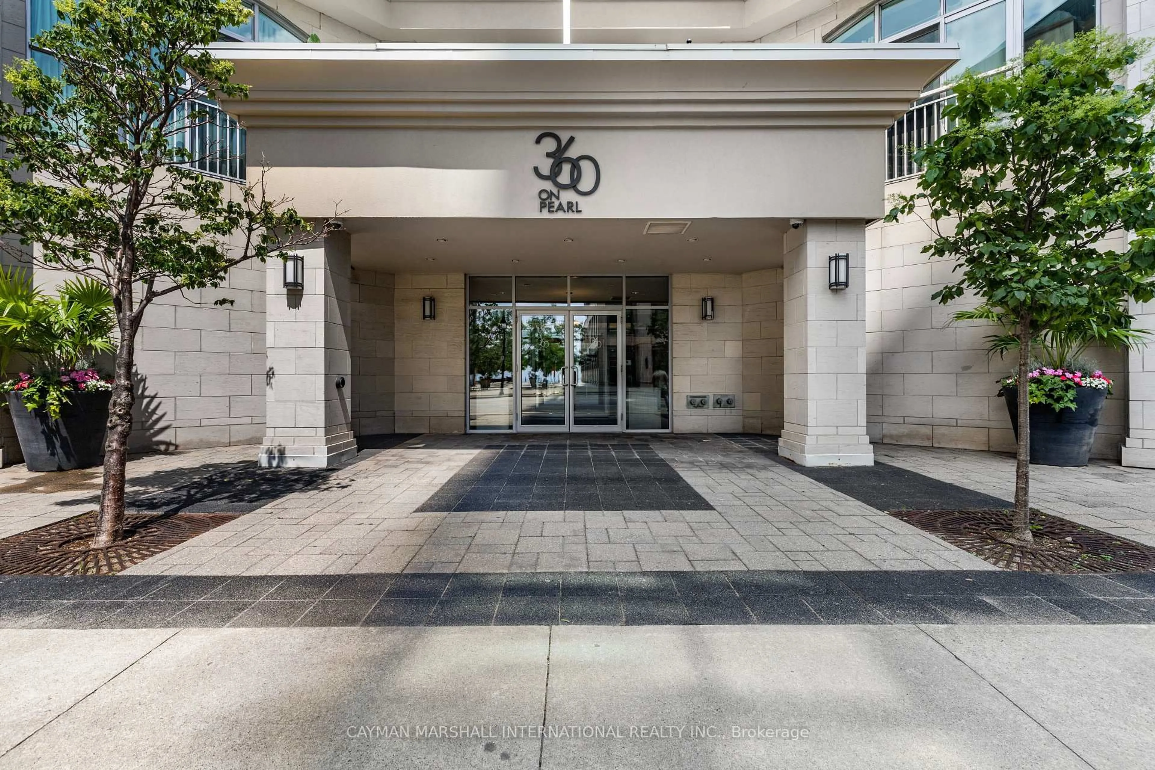 Indoor foyer for 360 Pearl St #201, Burlington Ontario L7R 1E1