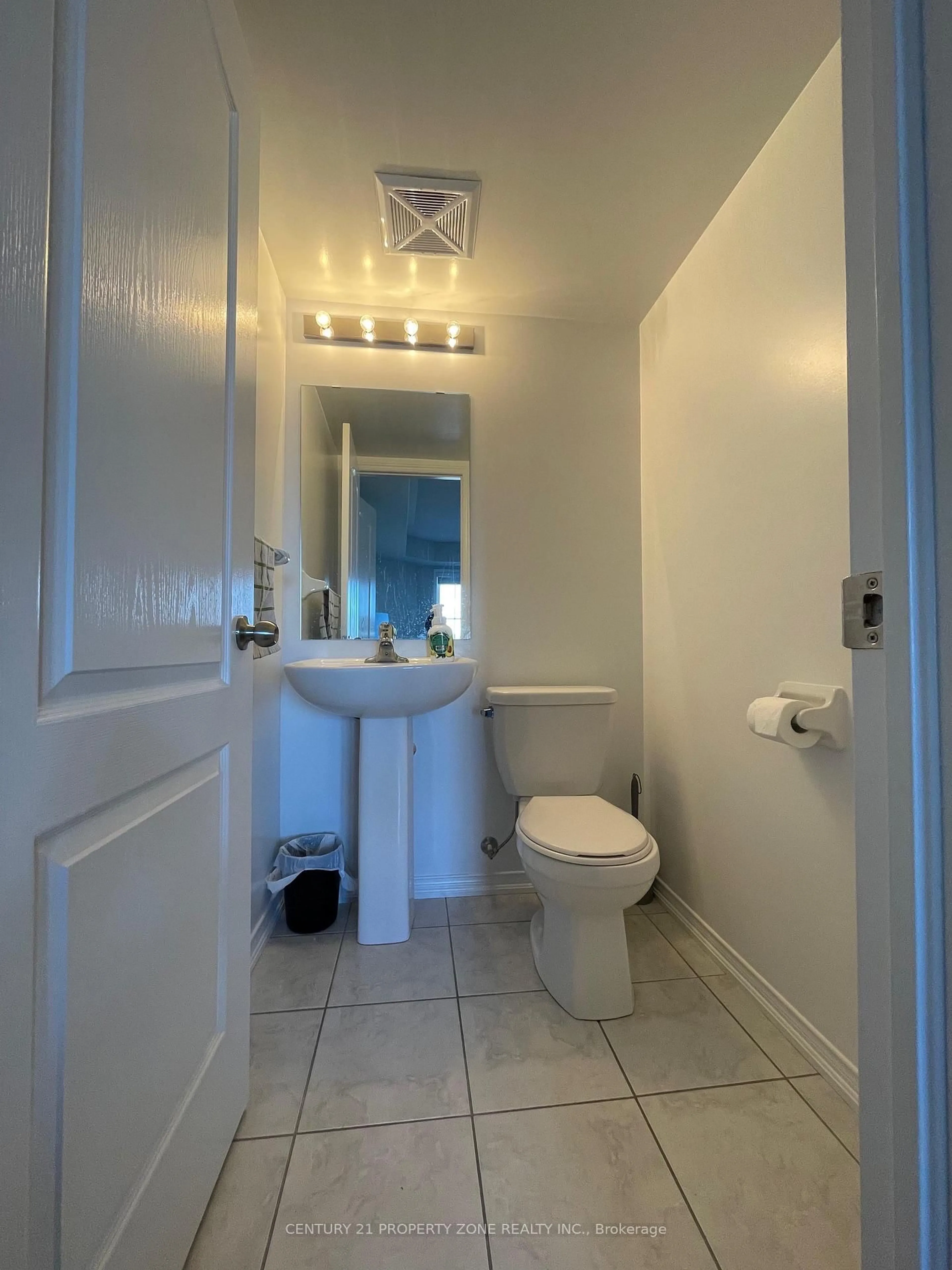 Standard bathroom, unknown for 2500 Post Rd #20, Oakville Ontario L6H 0K1