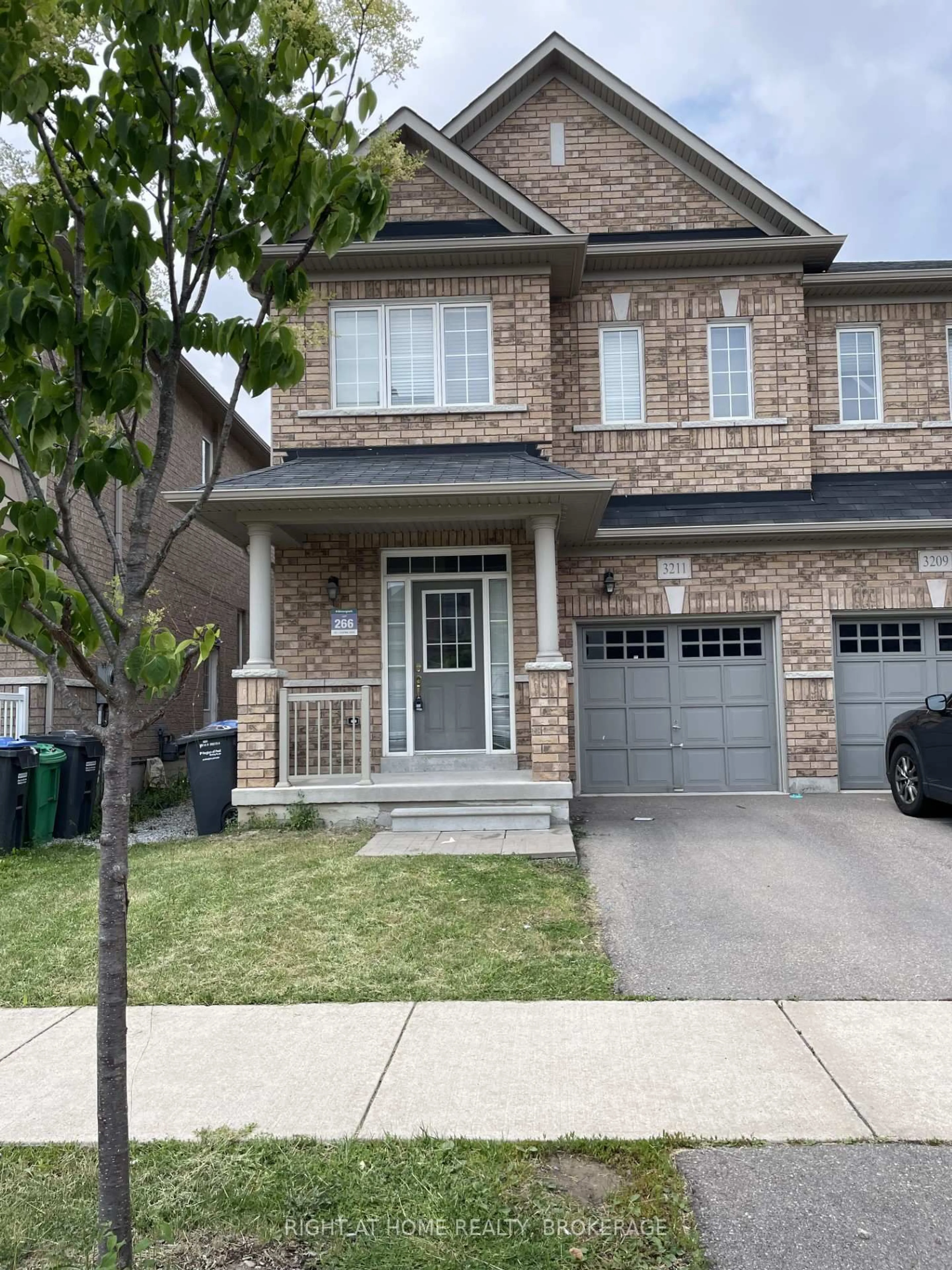 Home with brick exterior material, street for 3211 Edwyna Dr, Mississauga Ontario L5M 0V3