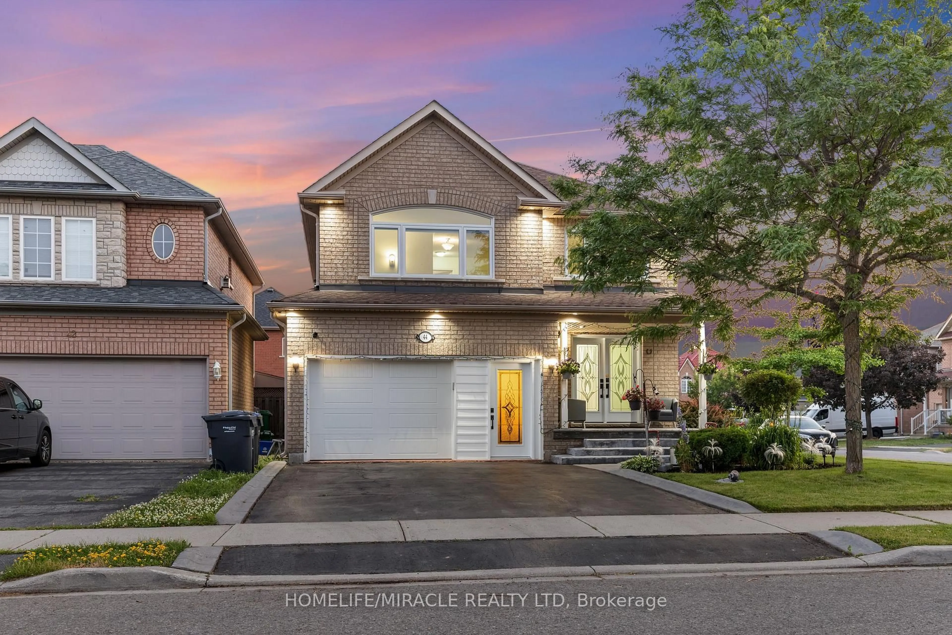 Home with brick exterior material, street for 44 Newark Way, Brampton Ontario L7A 2W8