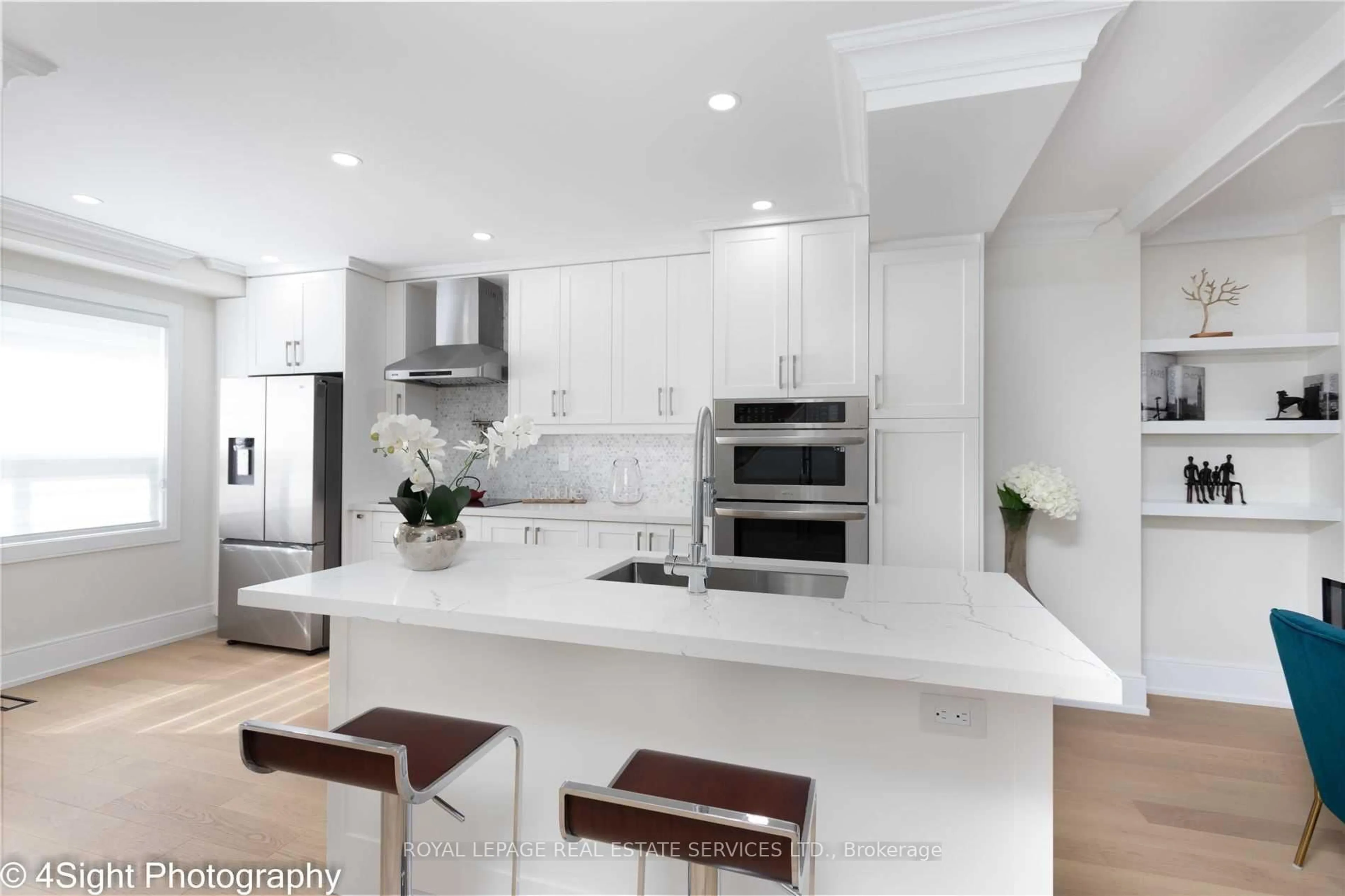 Contemporary kitchen, unknown for 1055 Shawnmarr Rd #47, Mississauga Ontario L5H 3V2