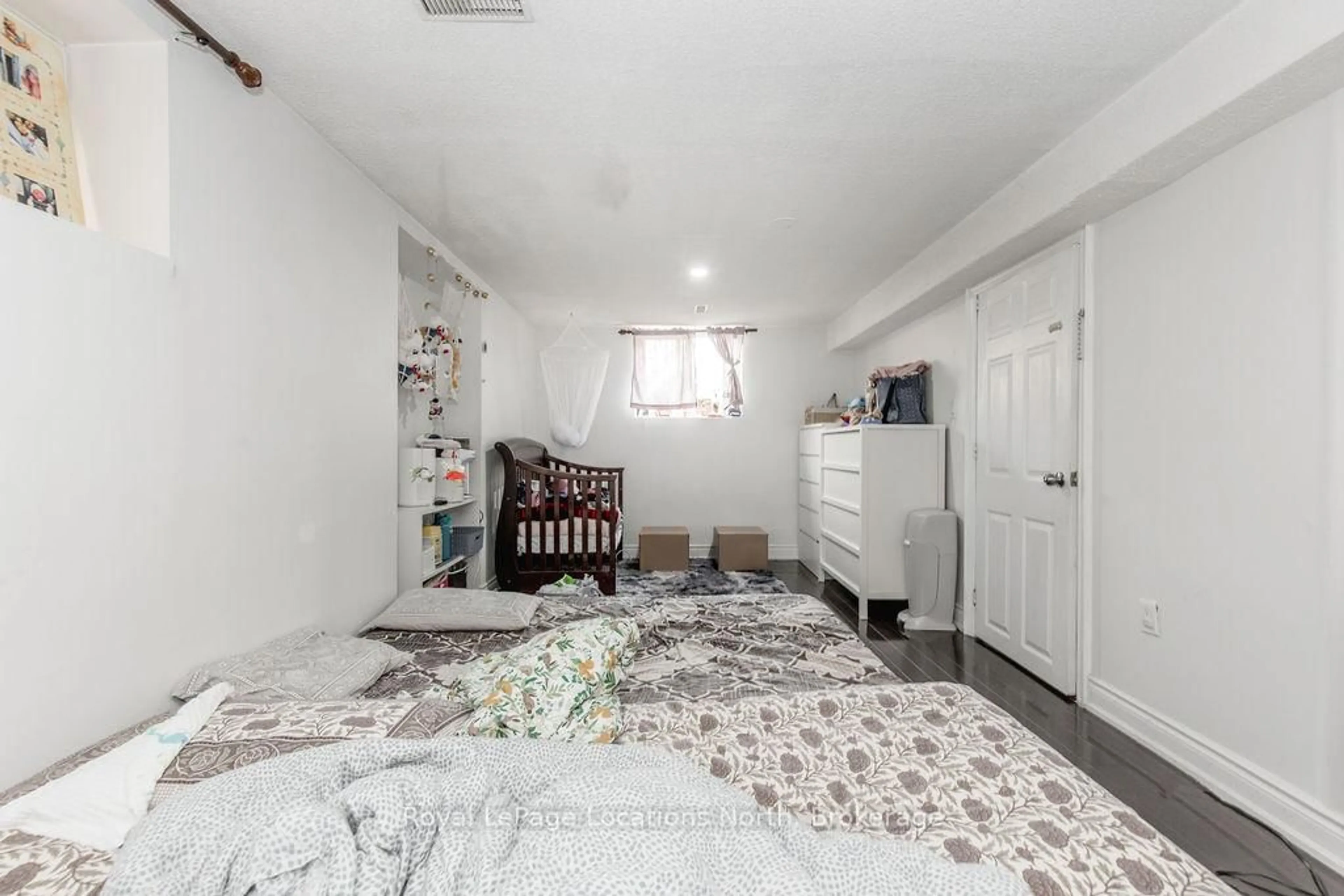 A pic of a room for 120 Candy Cres, Brampton Ontario L6X 3T5