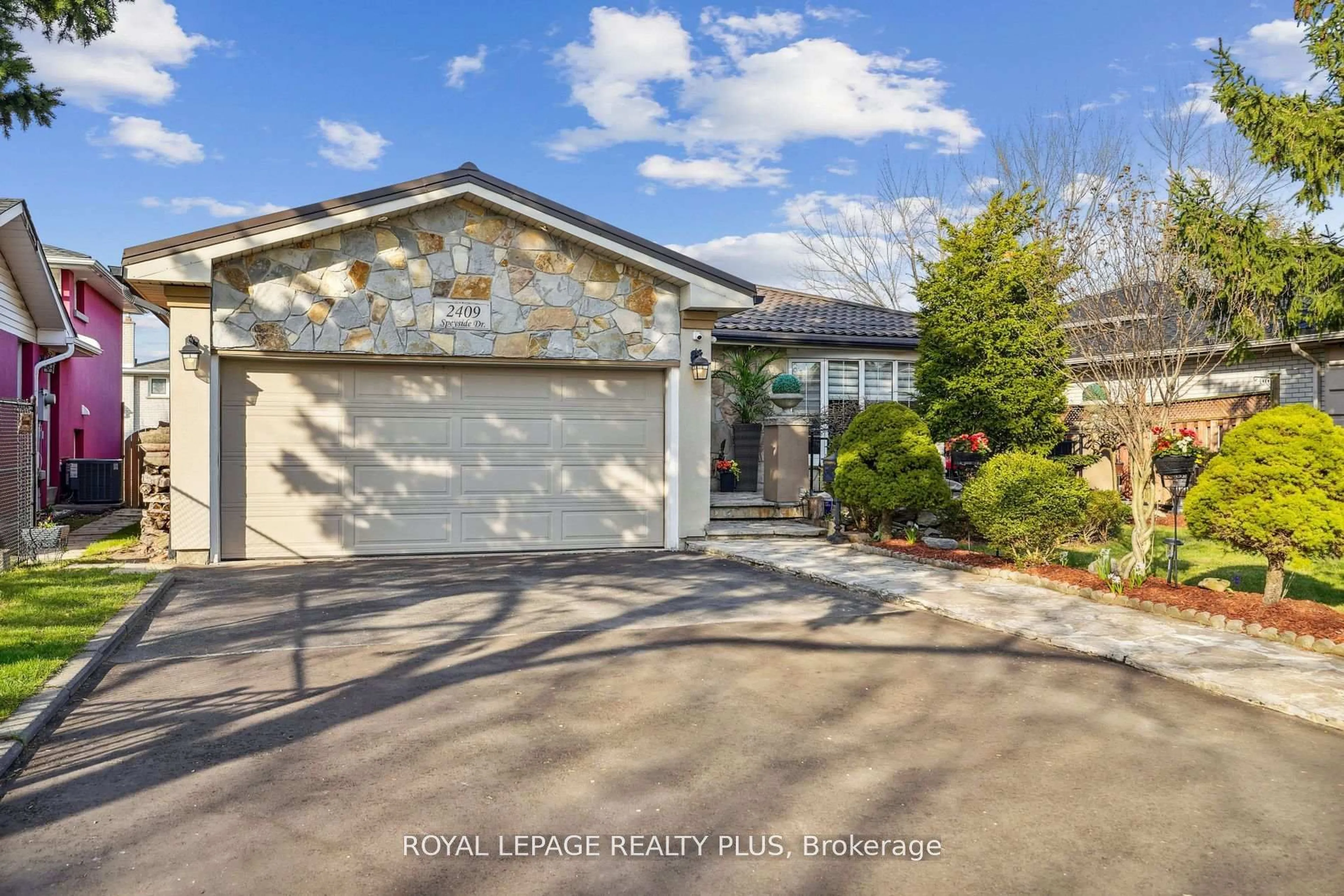 Unknown for 2409 Speyside Dr, Mississauga Ontario L5K 1X5