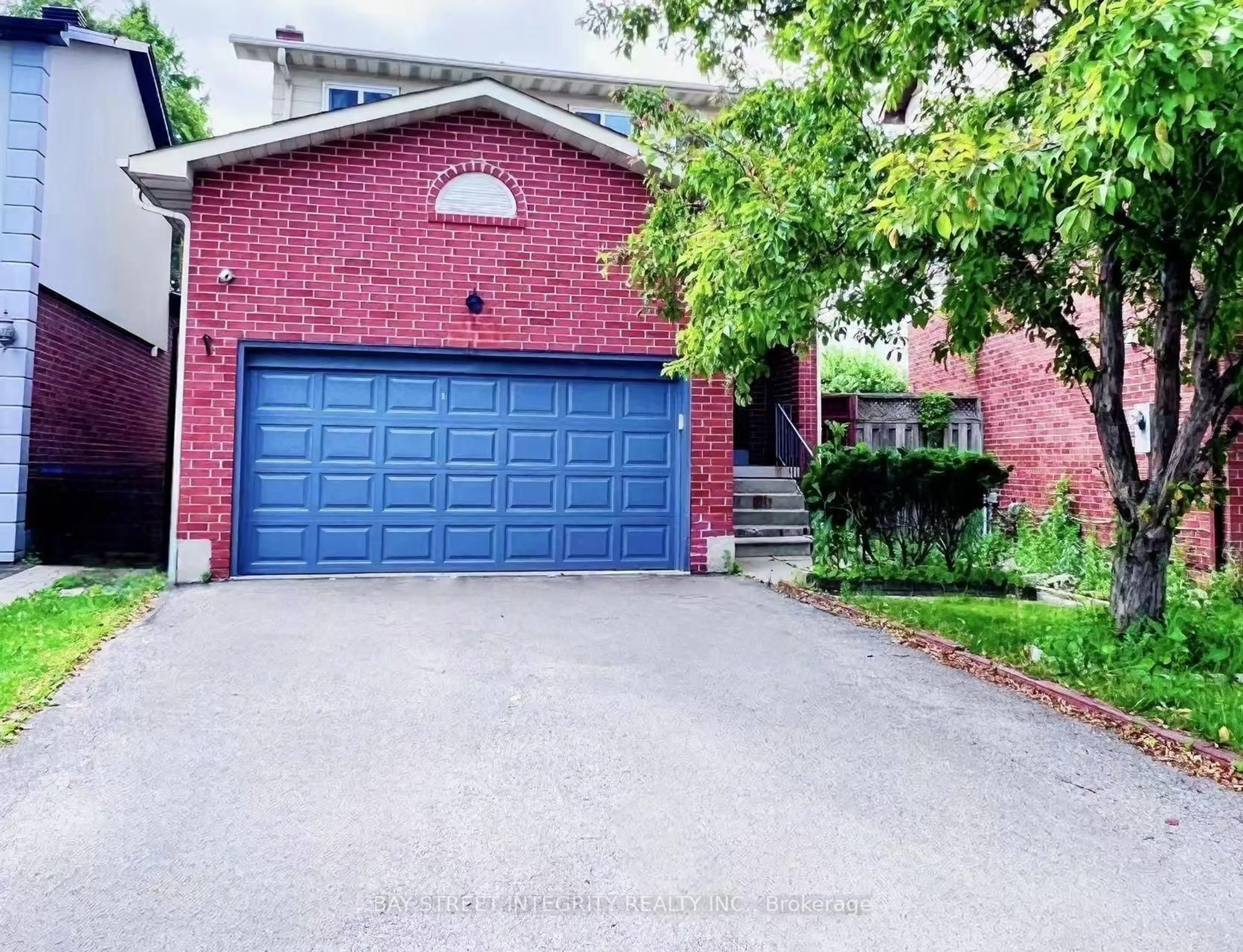 Home with brick exterior material, street for 4073 Pavillion Crt, Mississauga Ontario L5B 2V9