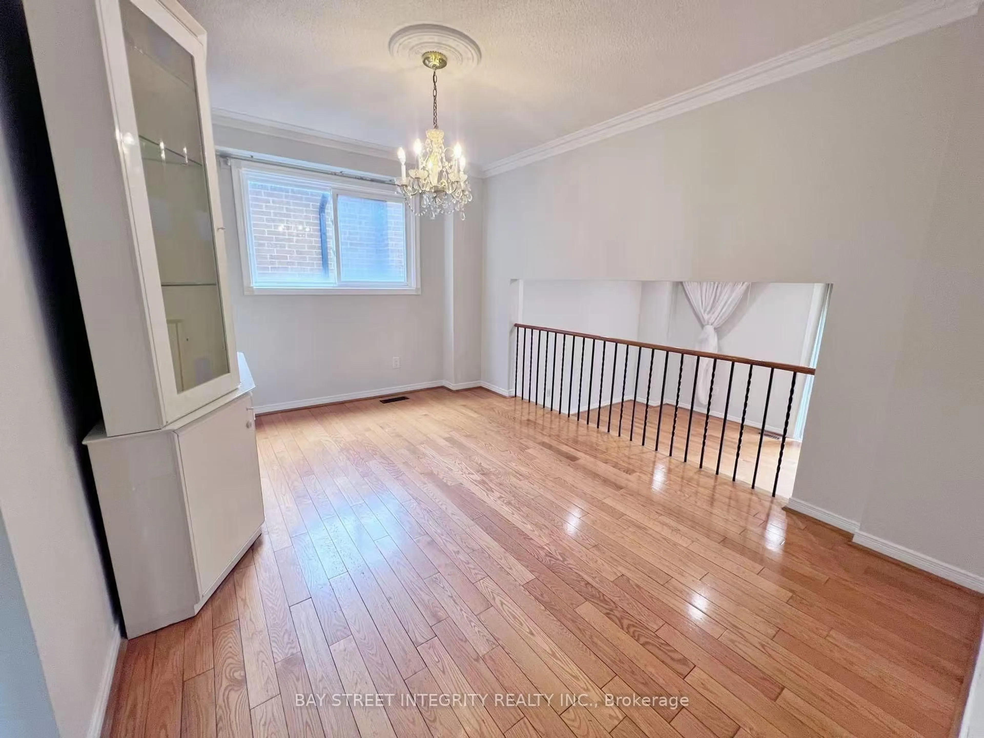 A pic of a room for 4073 Pavillion Crt, Mississauga Ontario L5B 2V9