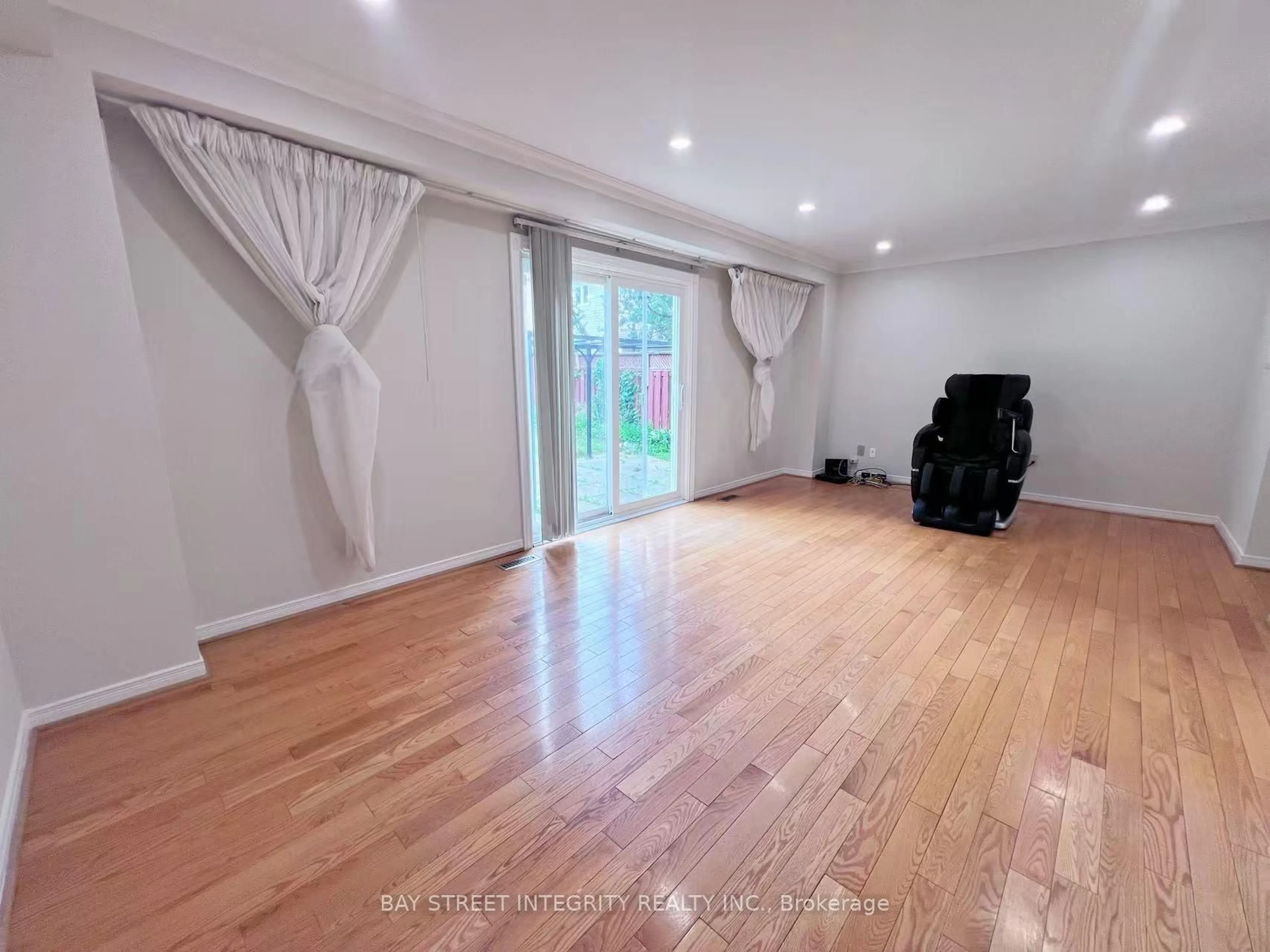 A pic of a room for 4073 Pavillion Crt, Mississauga Ontario L5B 2V9