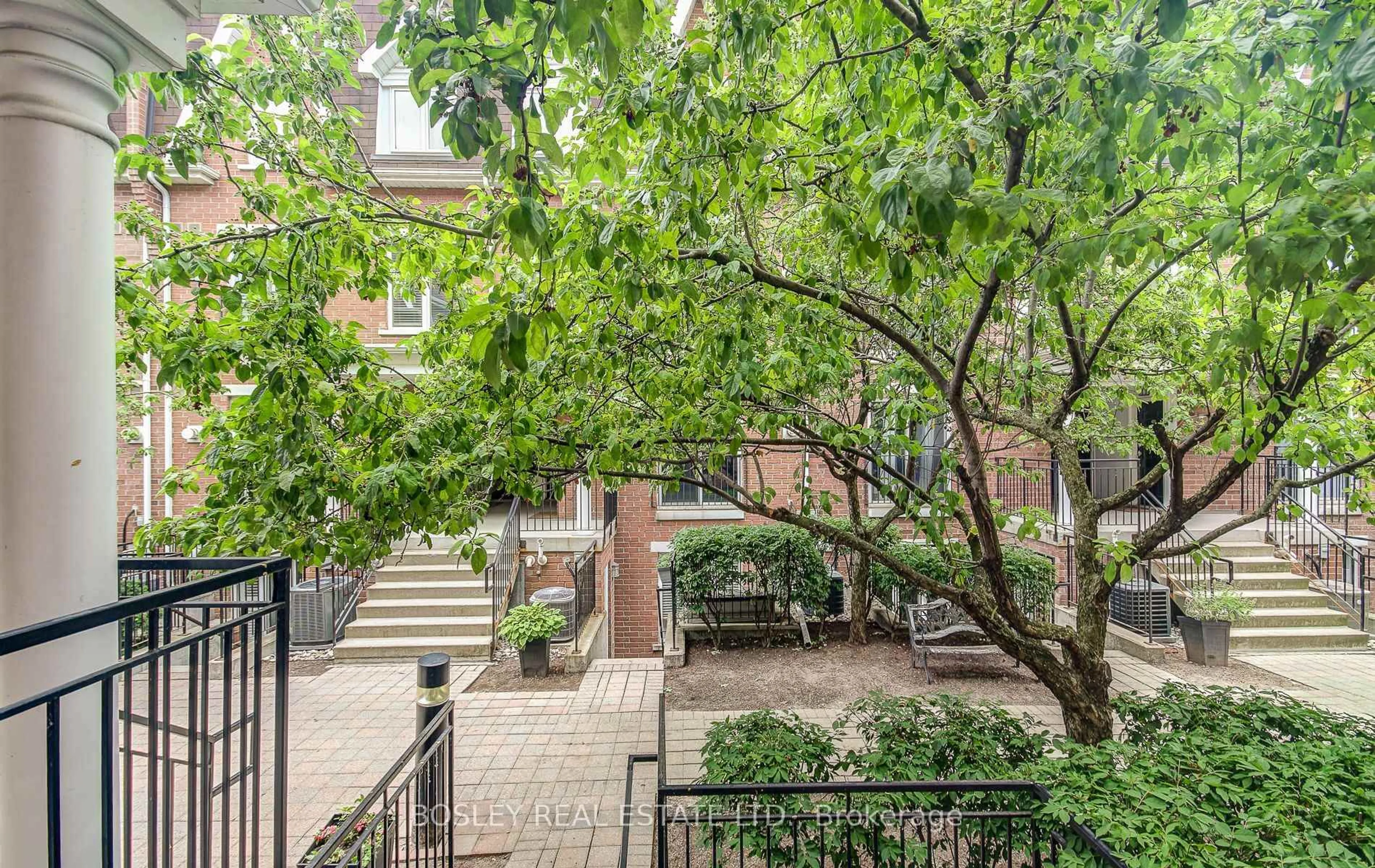 Patio, street for 18 Laidlaw St #1018, Toronto Ontario M6K 1X2