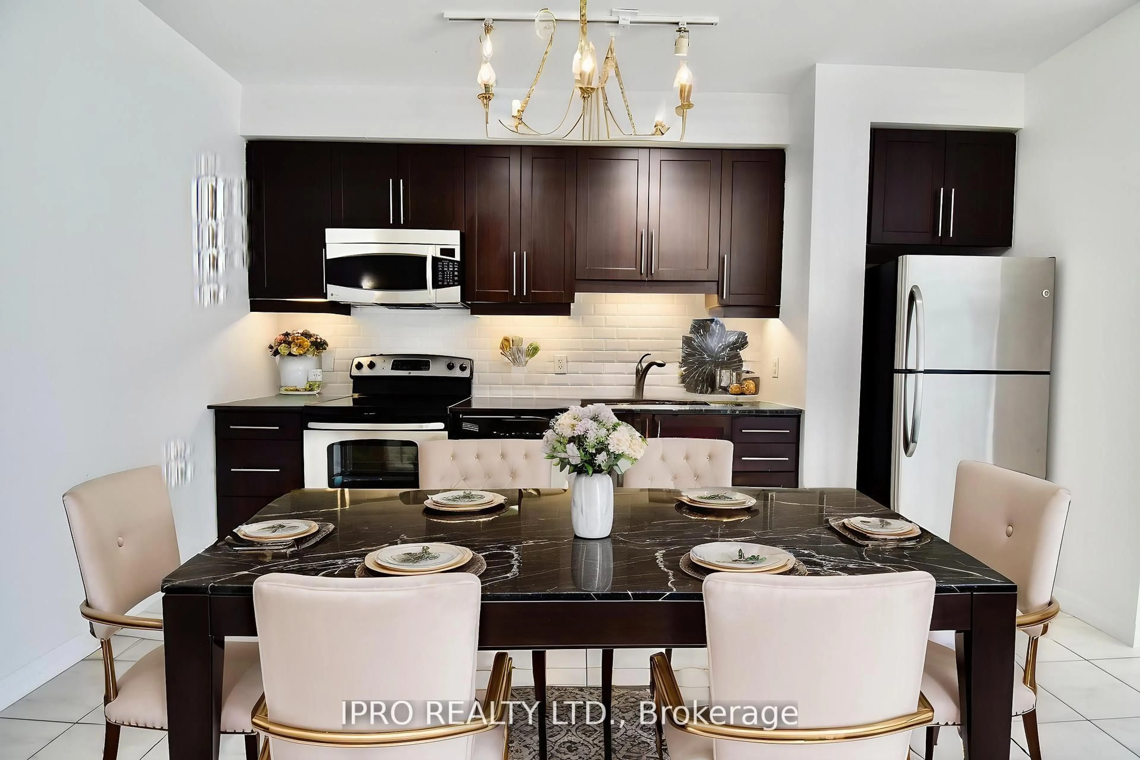 Open concept kitchen, unknown for 223 Webb Dr #2110, Mississauga Ontario L5B 0E8
