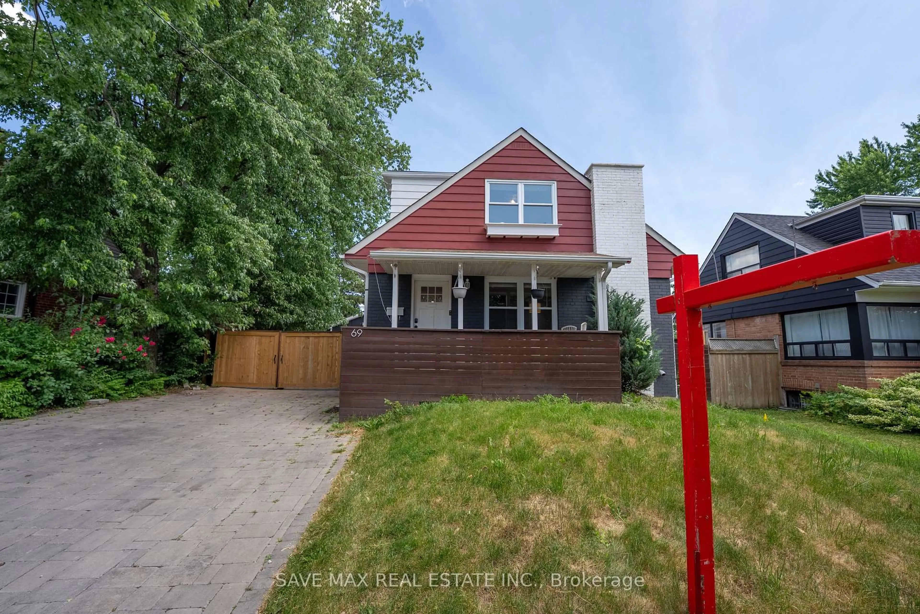 A pic from outside/outdoor area/front of a property/back of a property/a pic from drone, street for 69 Eldomar Ave, Brampton Ontario L6W 1P9